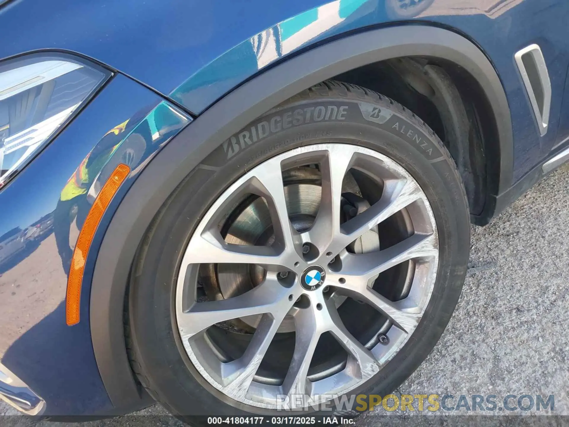 6 Photograph of a damaged car 5UXCR6C55KLK86618 BMW X5 2019