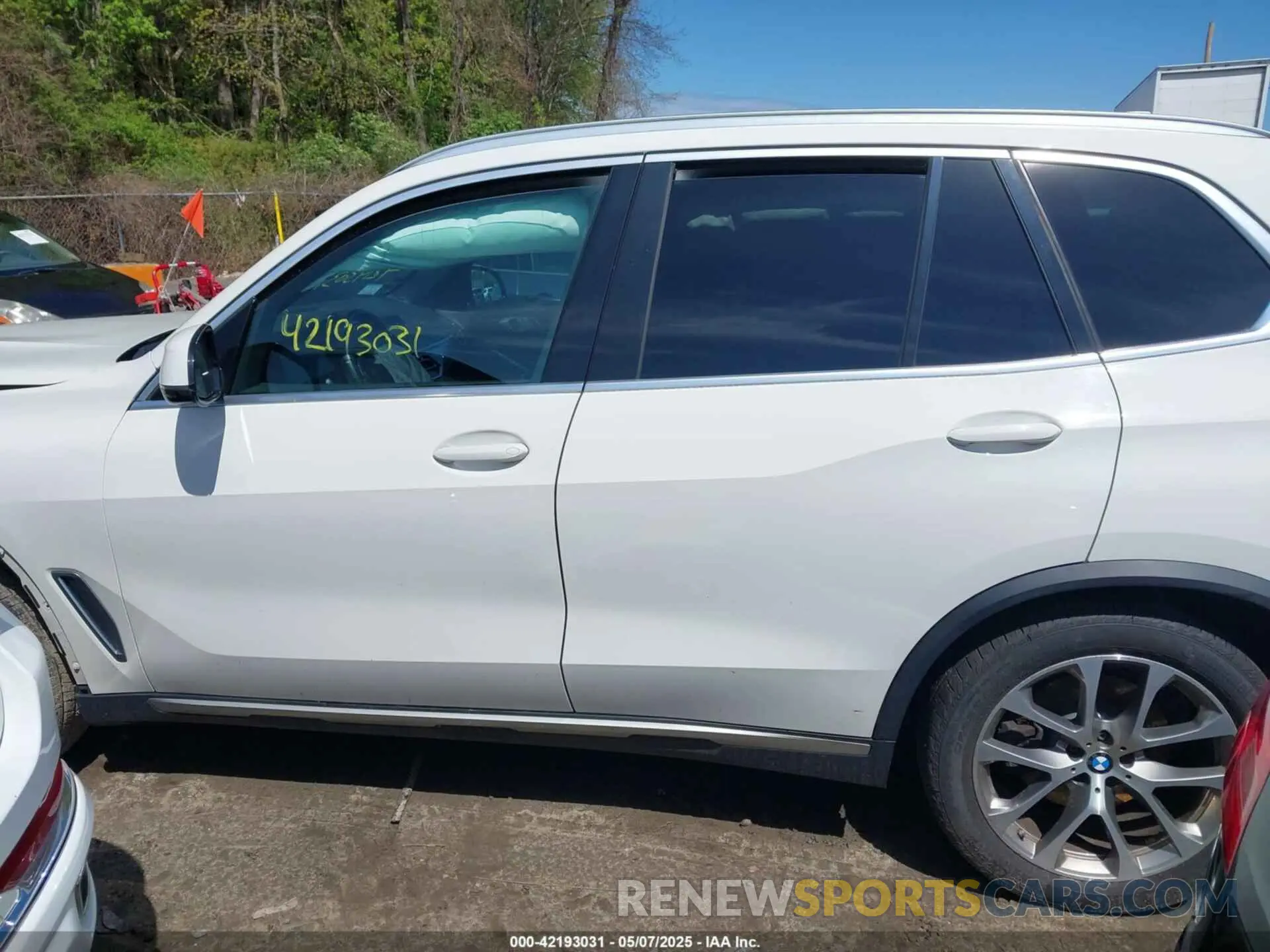 14 Photograph of a damaged car 5UXCR6C56KLL09971 BMW X5 2019