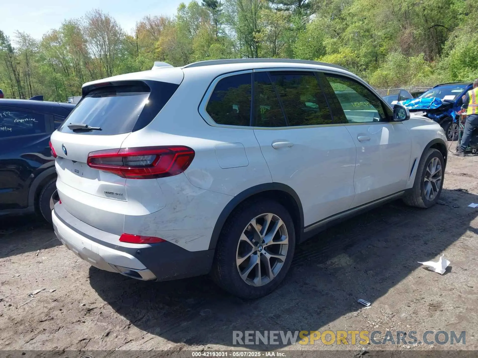 4 Photograph of a damaged car 5UXCR6C56KLL09971 BMW X5 2019