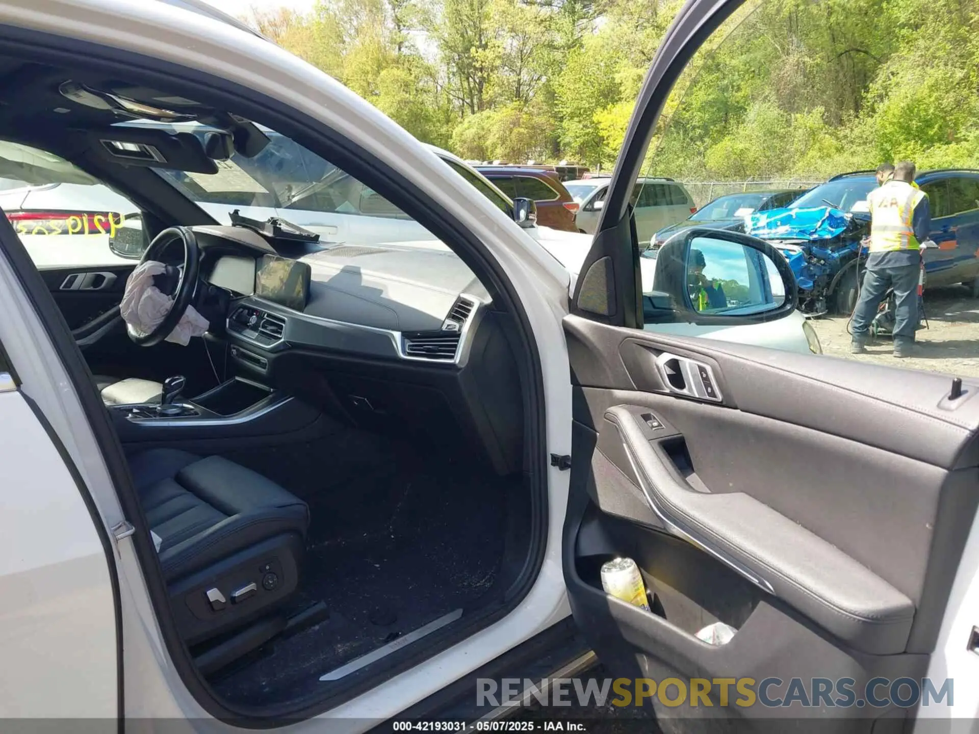 5 Photograph of a damaged car 5UXCR6C56KLL09971 BMW X5 2019