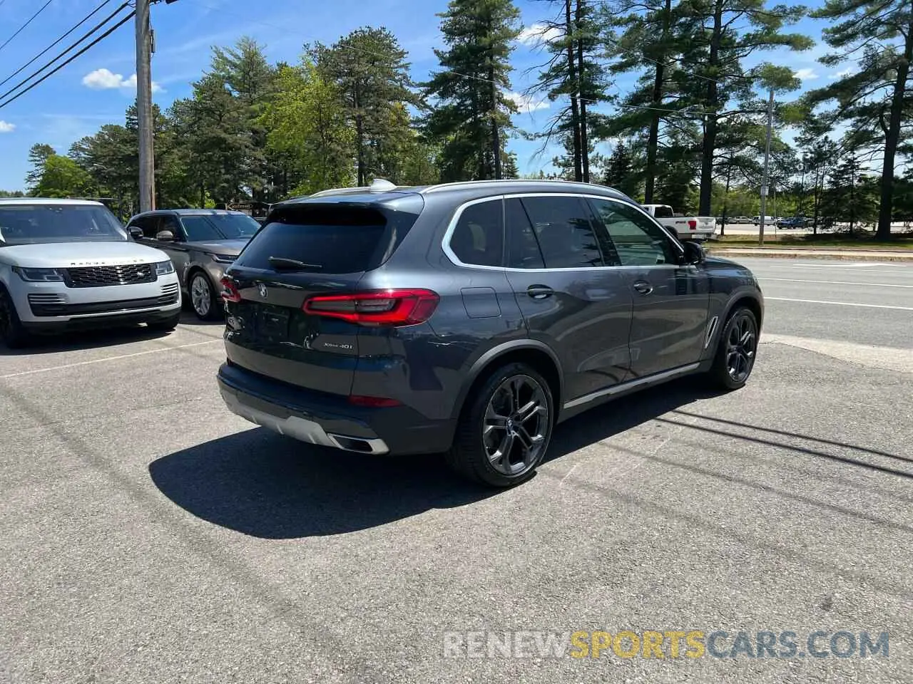 4 Photograph of a damaged car 5UXCR6C56KLL25507 BMW X5 2019