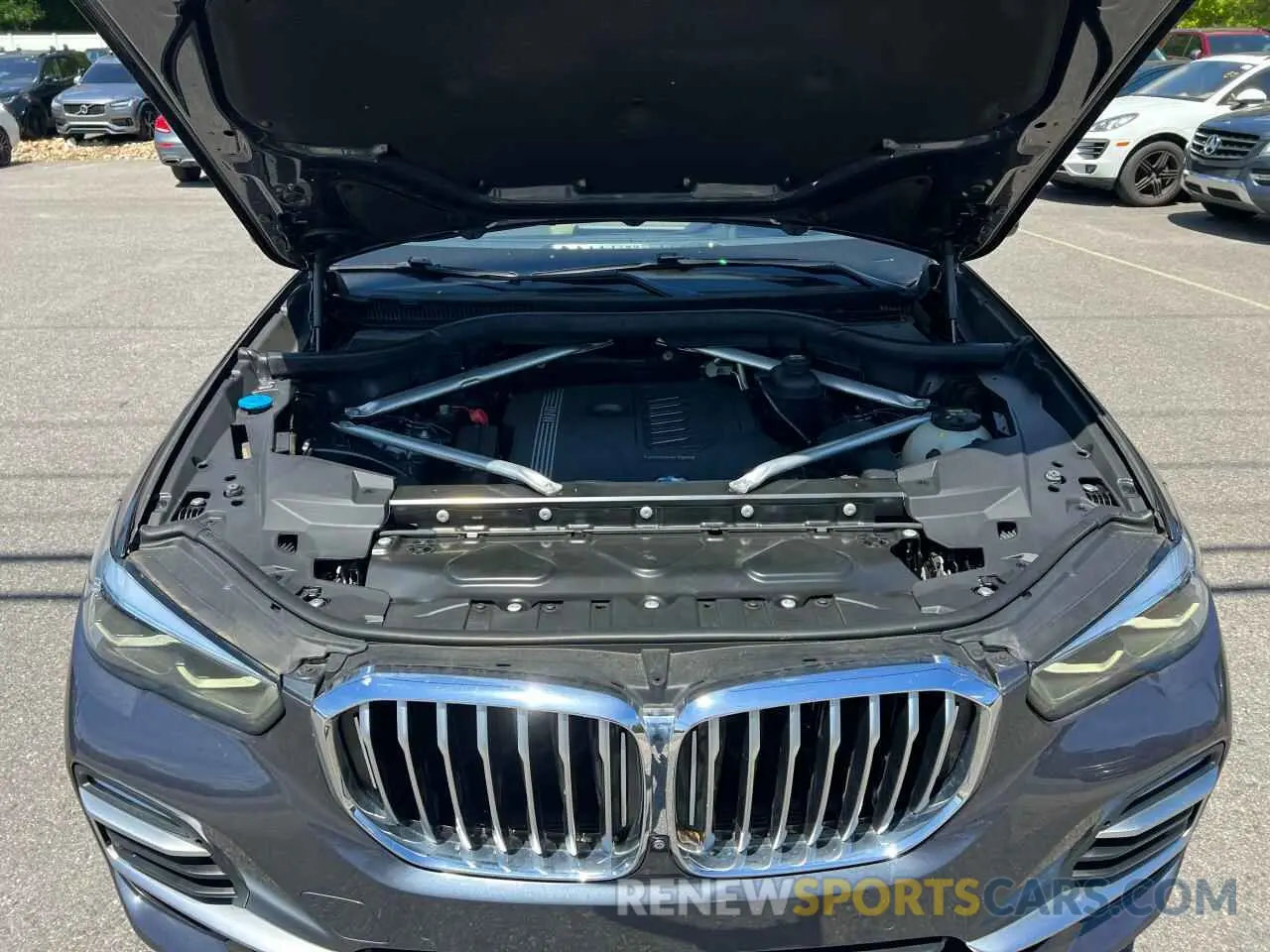 8 Photograph of a damaged car 5UXCR6C56KLL25507 BMW X5 2019