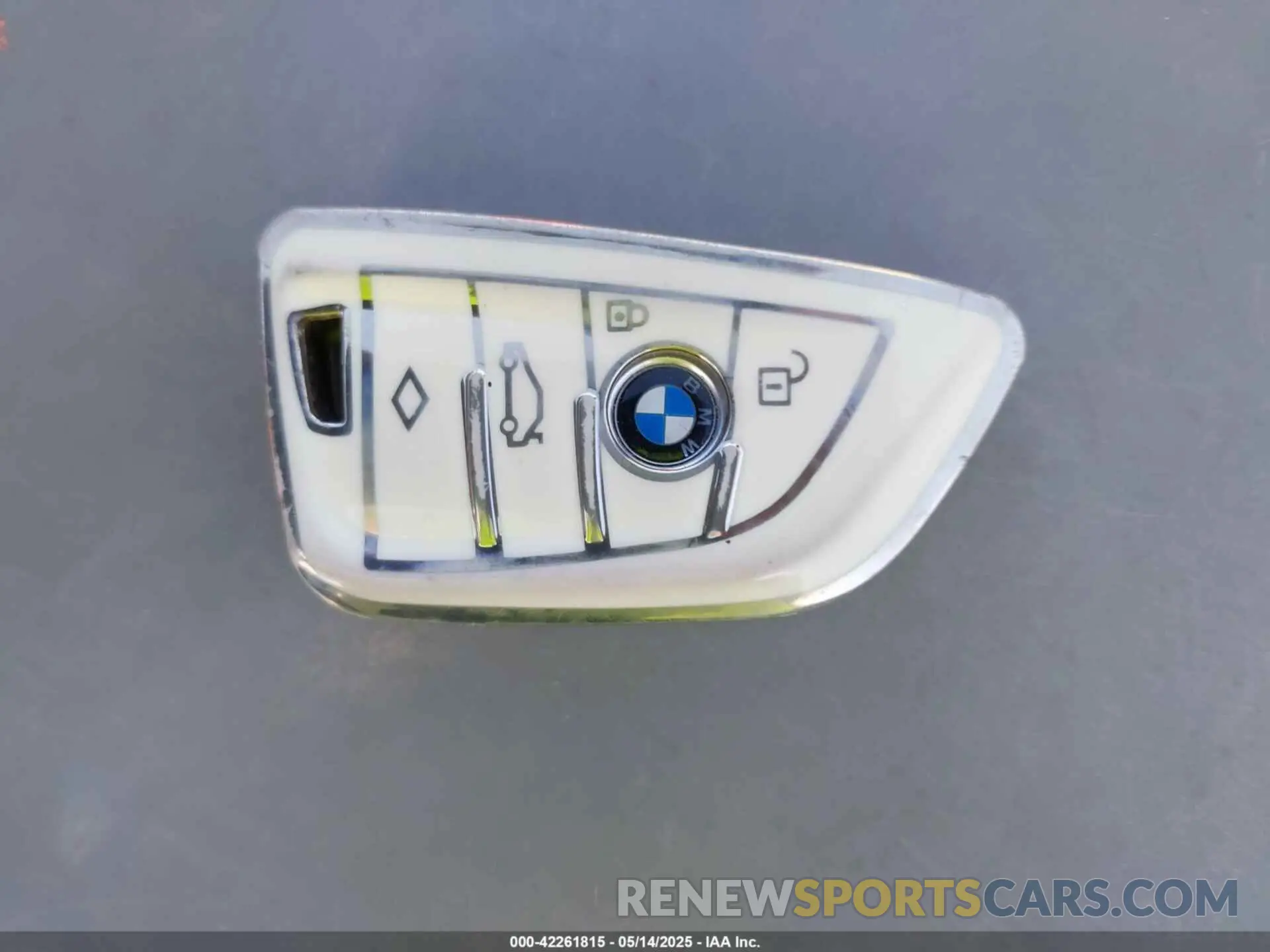 11 Photograph of a damaged car 5UXCR6C56KLL40041 BMW X5 2019
