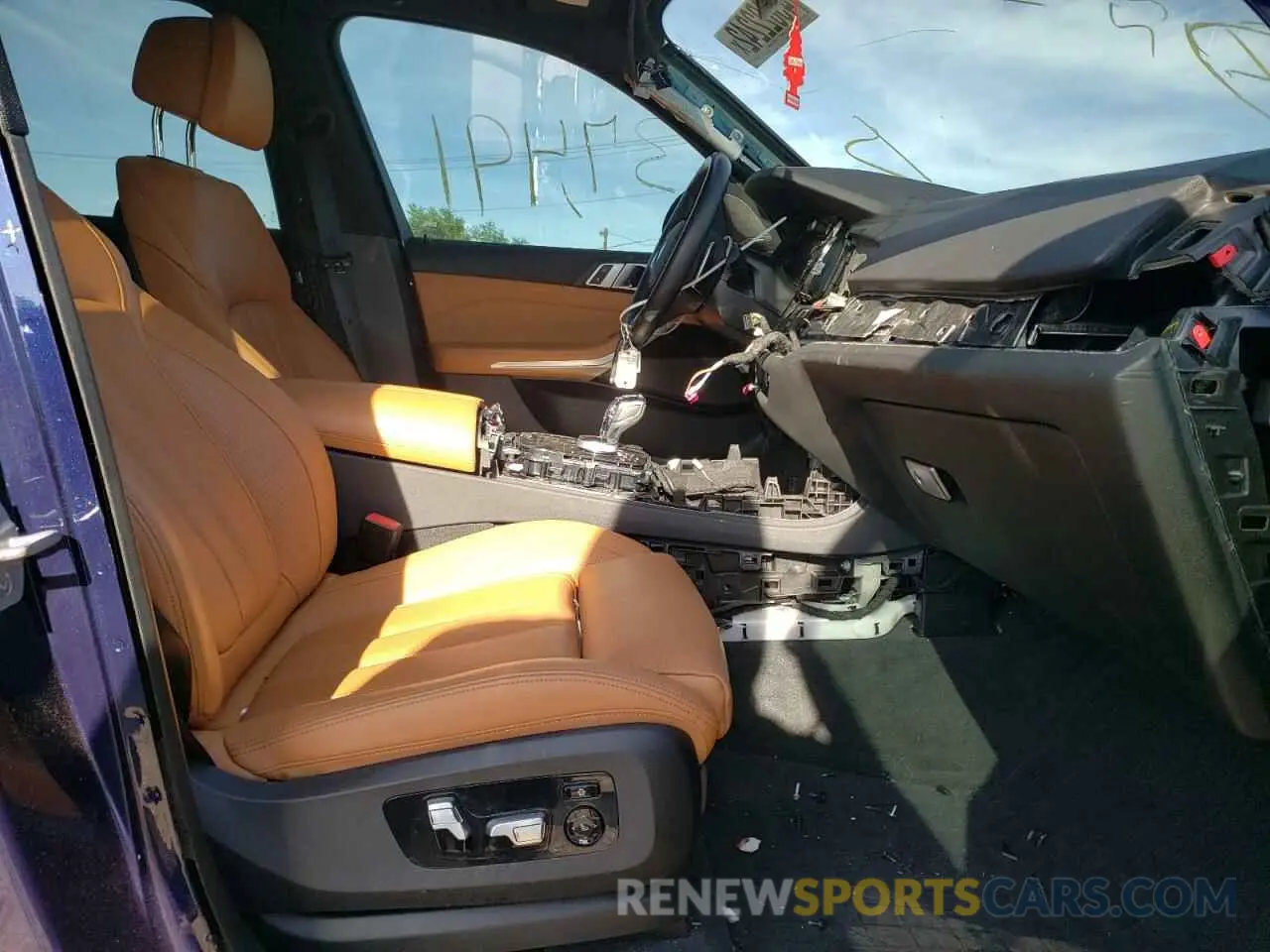 5 Photograph of a damaged car 5UXCR6C56KLL51489 BMW X5 2019