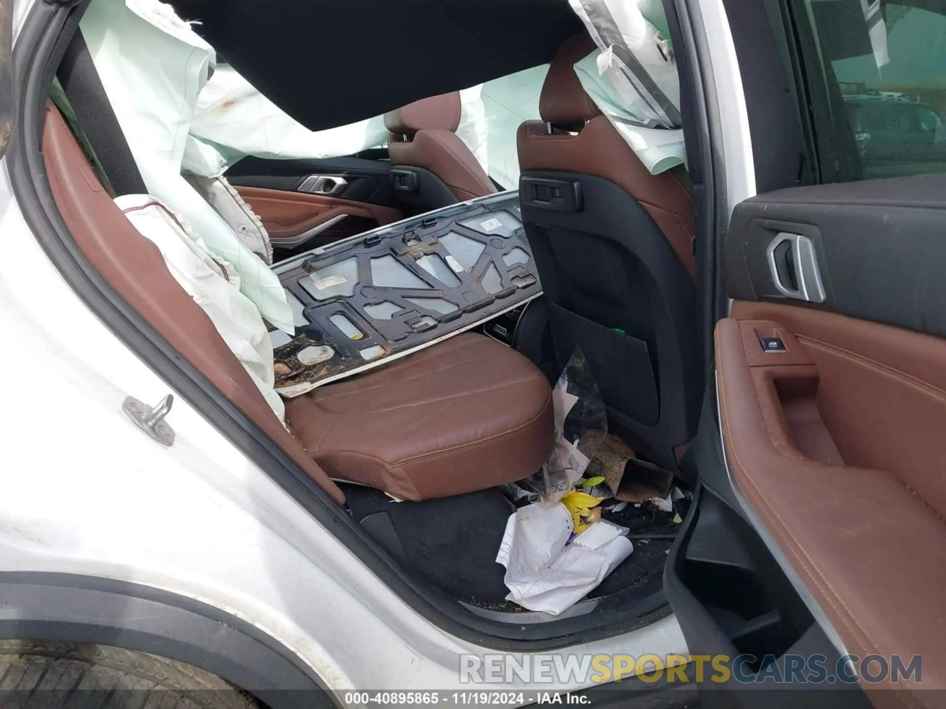 8 Photograph of a damaged car 5UXCR6C57KLL25550 BMW X5 2019