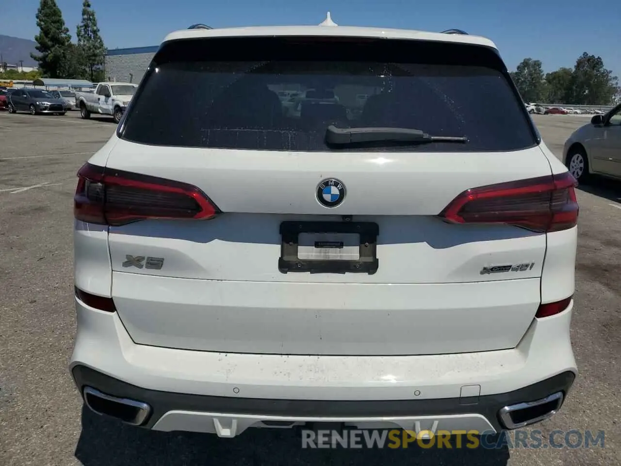 6 Photograph of a damaged car 5UXCR6C58KLK88380 BMW X5 2019