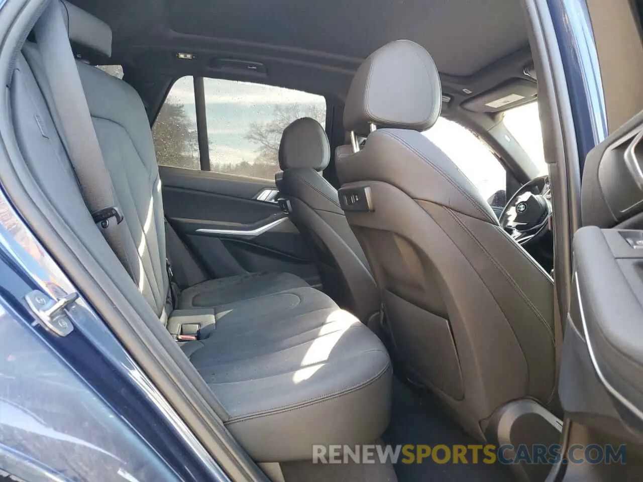 11 Photograph of a damaged car 5UXCR6C58KLL14914 BMW X5 2019