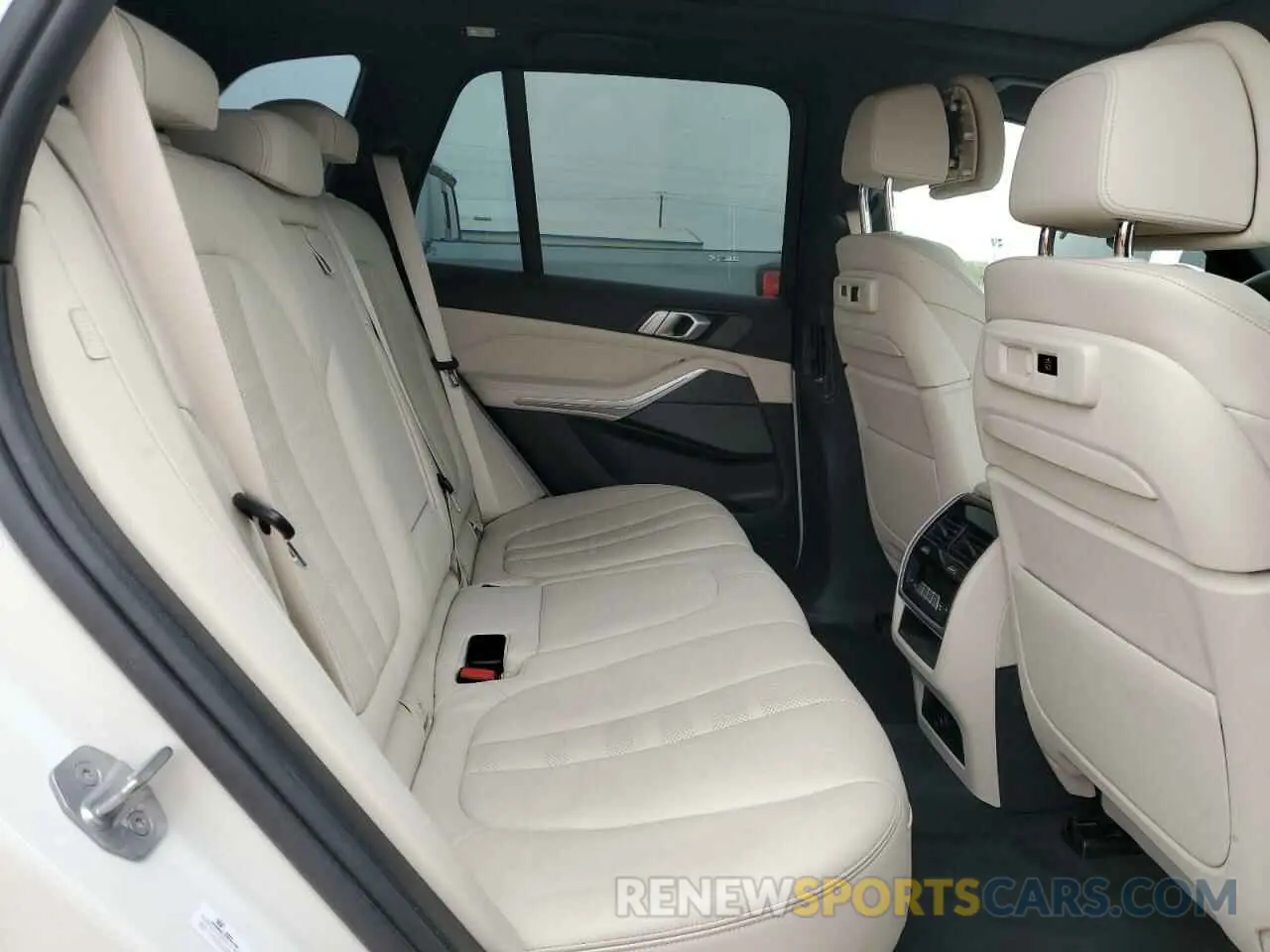 12 Photograph of a damaged car 5UXCR6C58KLL31163 BMW X5 2019