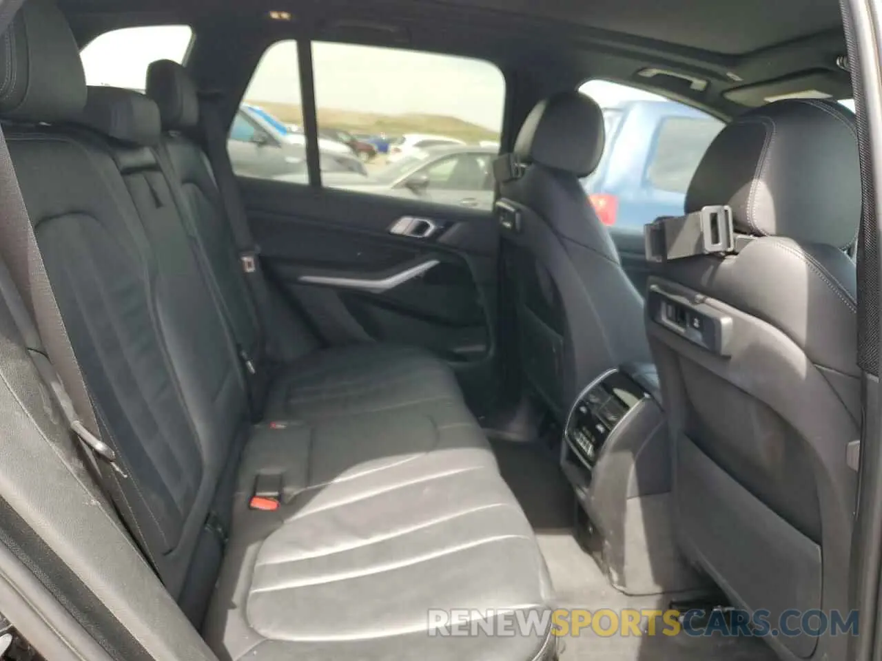 11 Фотография поврежденного автомобиля 5UXCR6C58KLL61618 BMW X5 2019