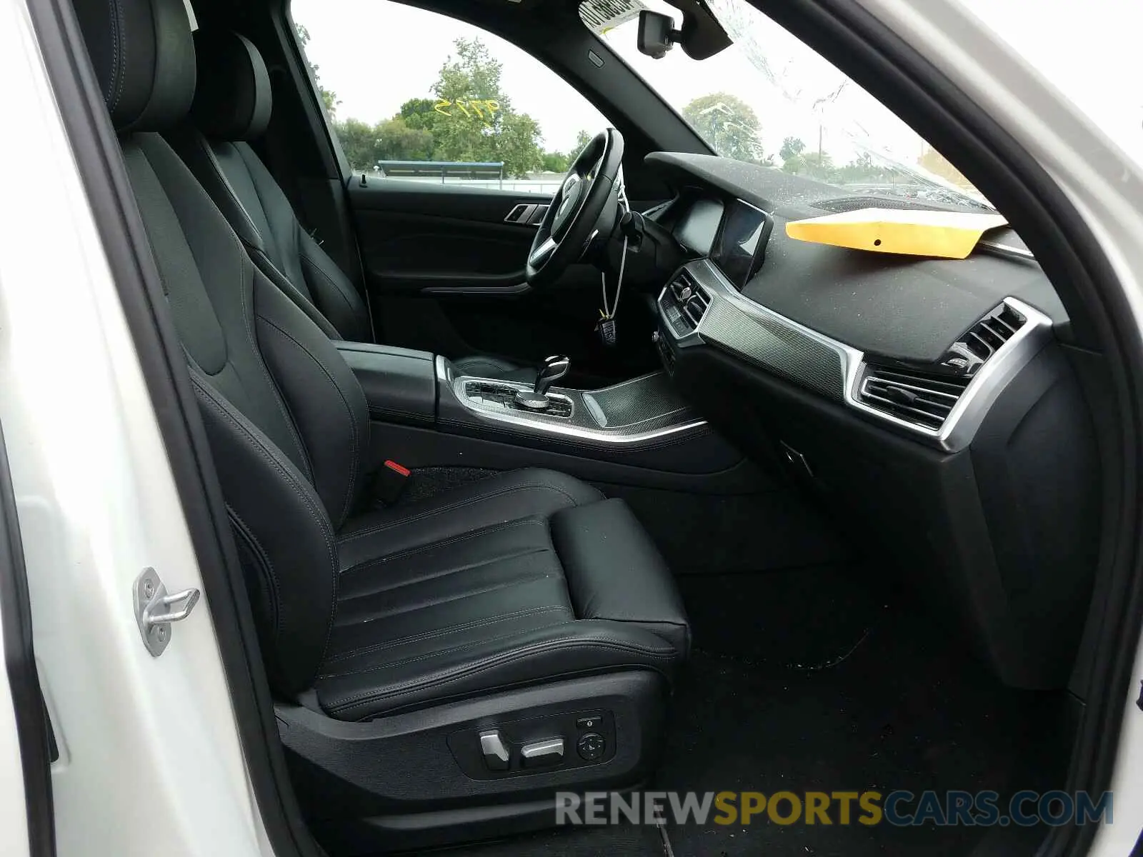 5 Photograph of a damaged car 5UXCR6C59KLL36940 BMW X5 2019