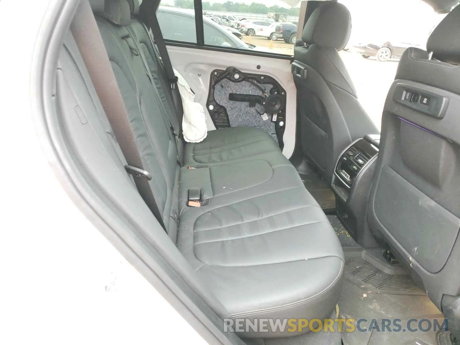 6 Photograph of a damaged car 5UXCR6C5XKLL11030 BMW X5 2019