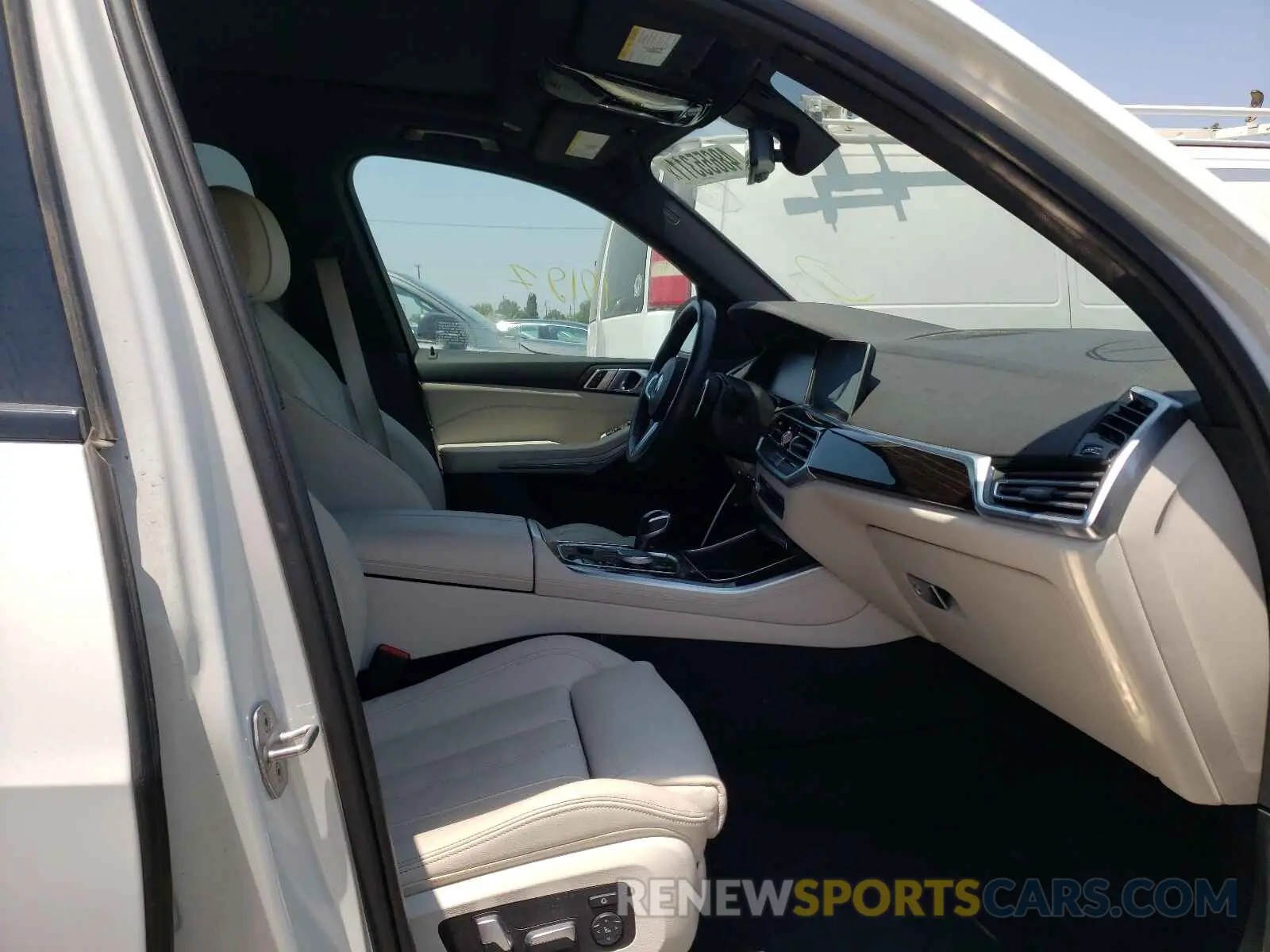 5 Photograph of a damaged car 5UXCR6C5XKLL62463 BMW X5 2019