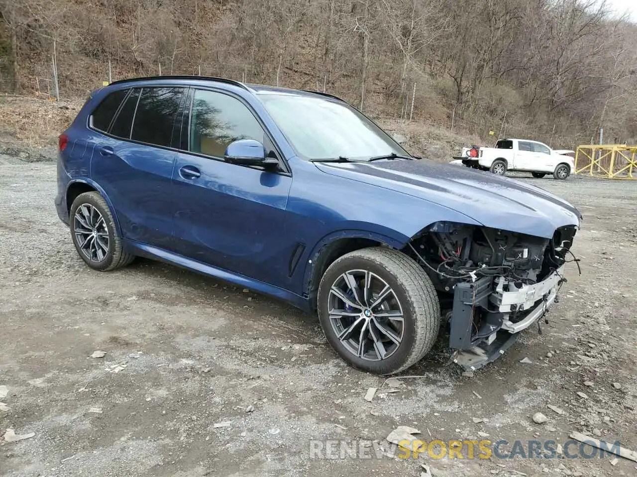 4 Photograph of a damaged car 5UXJU2C50KLN64498 BMW X5 2019