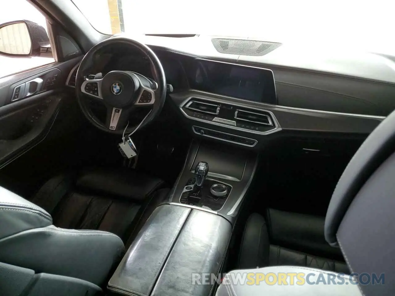 8 Photograph of a damaged car 5UXJU2C53KLN64107 BMW X5 2019