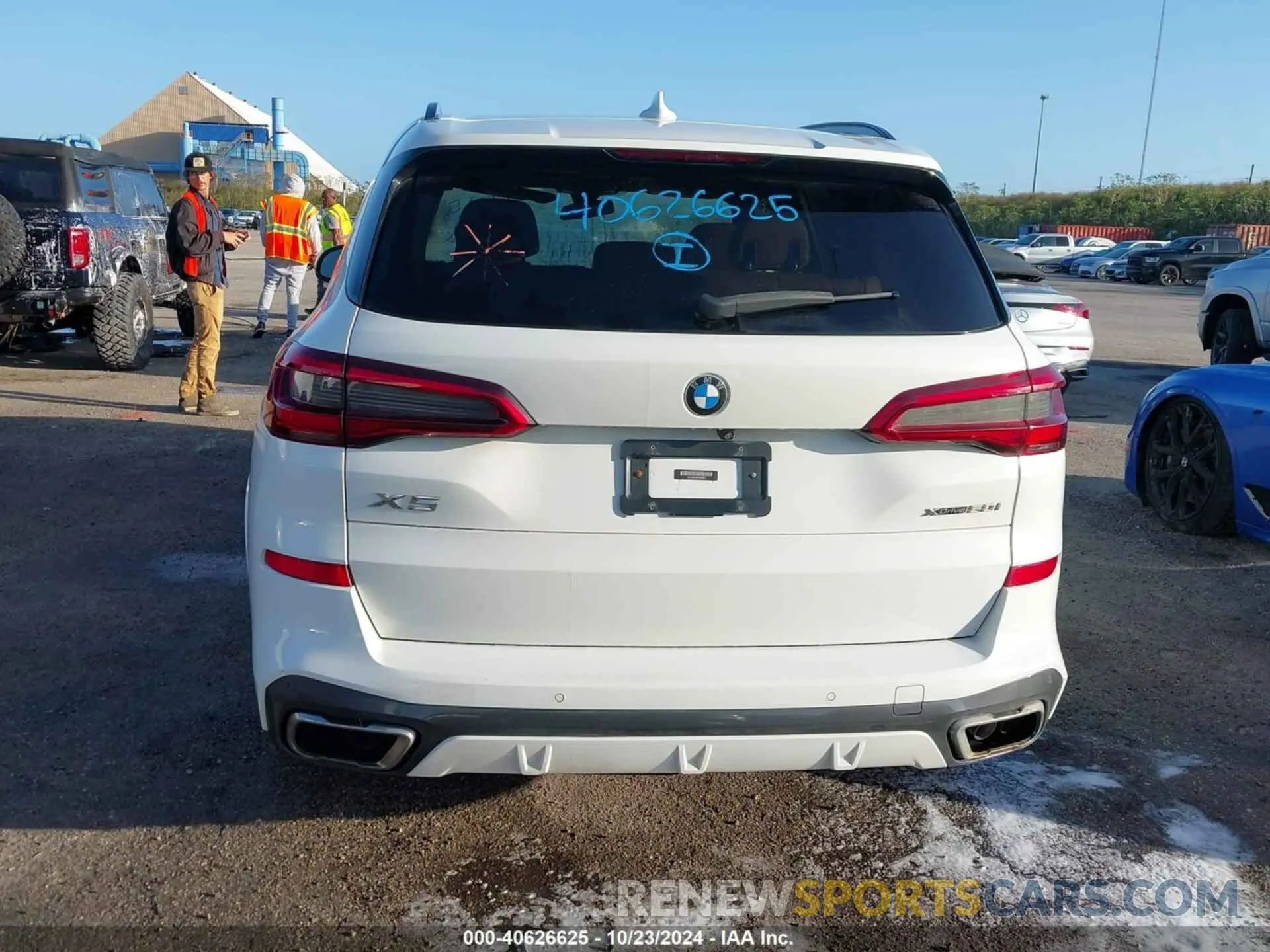16 Photograph of a damaged car 5UXJU2C53KLN64947 BMW X5 2019