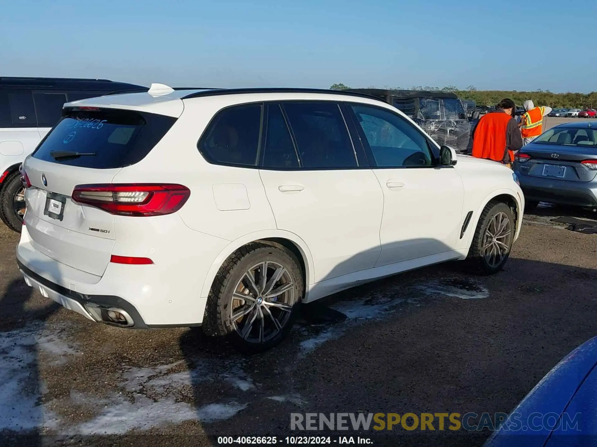 4 Photograph of a damaged car 5UXJU2C53KLN64947 BMW X5 2019