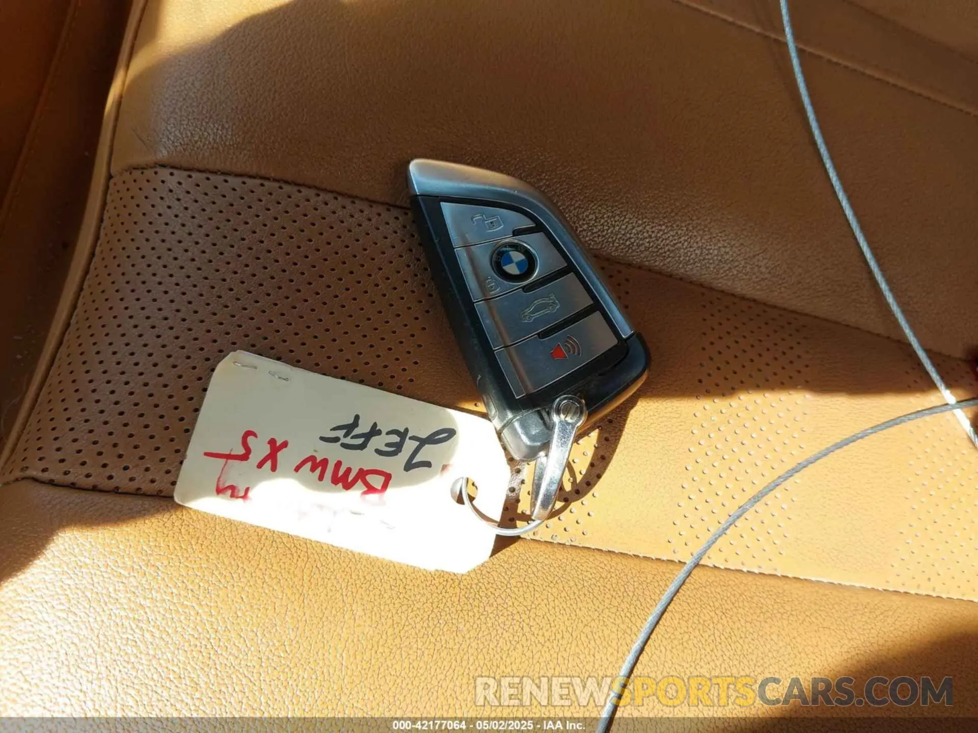 11 Photograph of a damaged car 5UXJU2C55KLN64657 BMW X5 2019