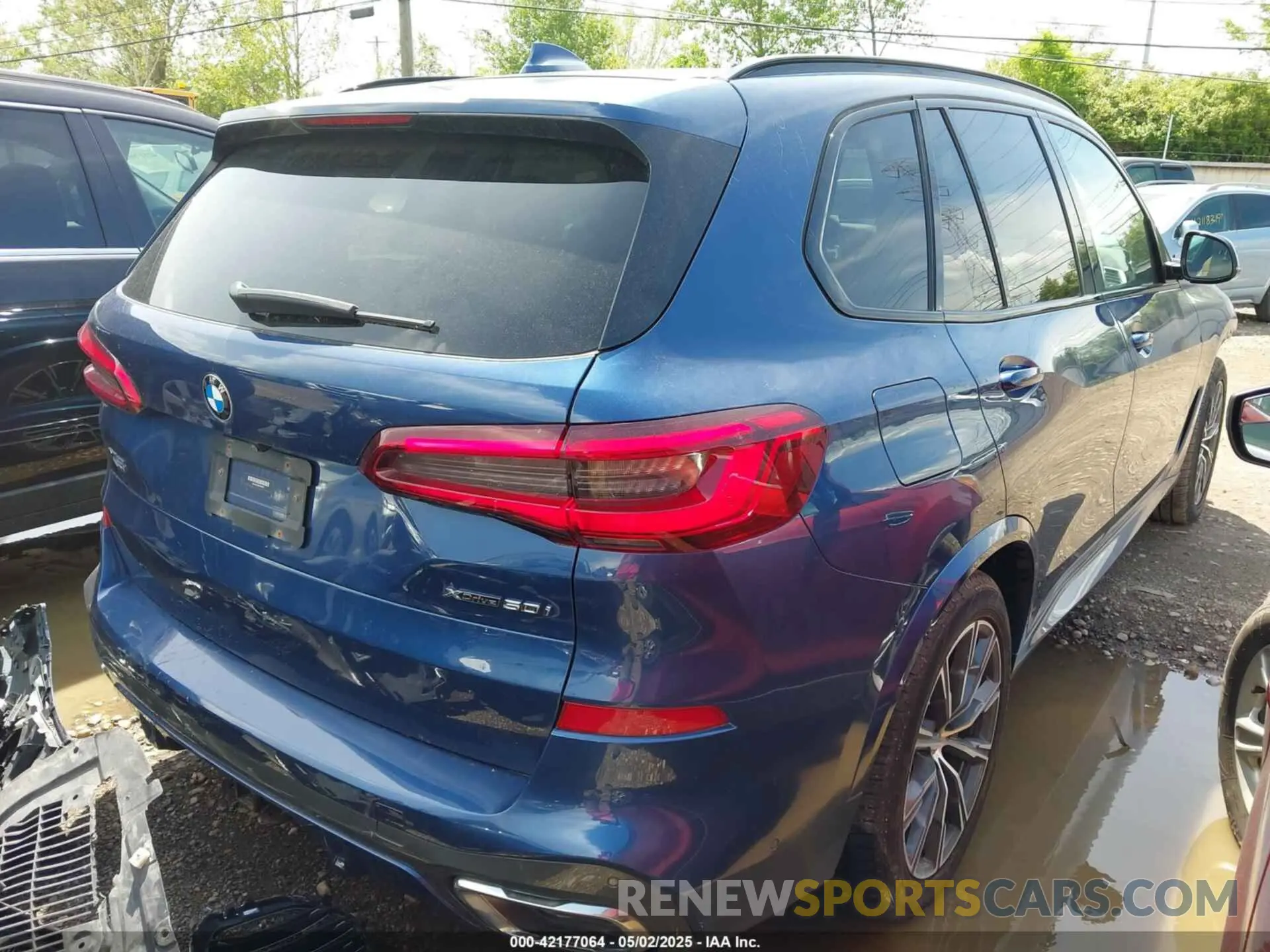 4 Photograph of a damaged car 5UXJU2C55KLN64657 BMW X5 2019