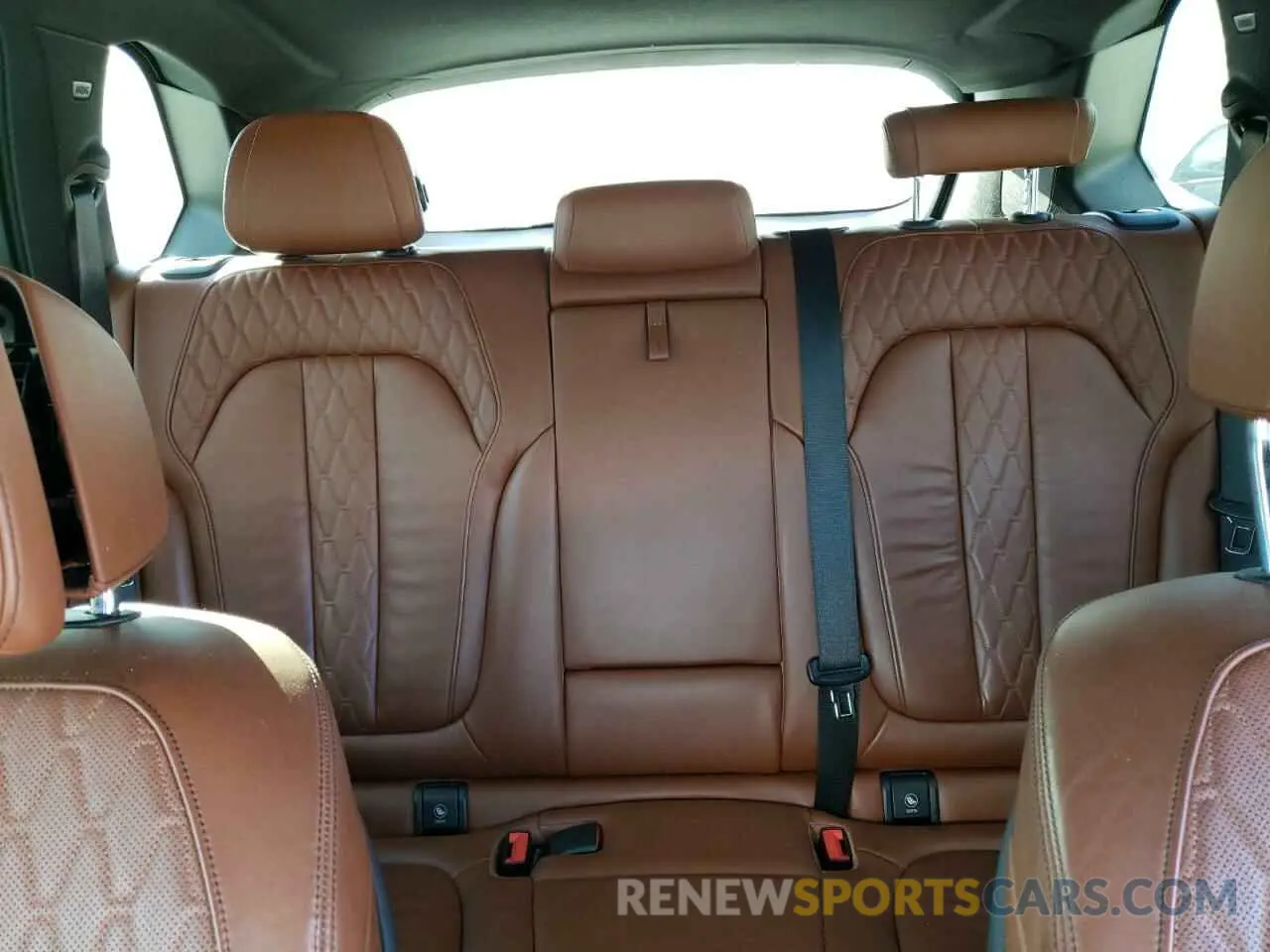 10 Photograph of a damaged car 5UXJU2C57KLN49450 BMW X5 2019
