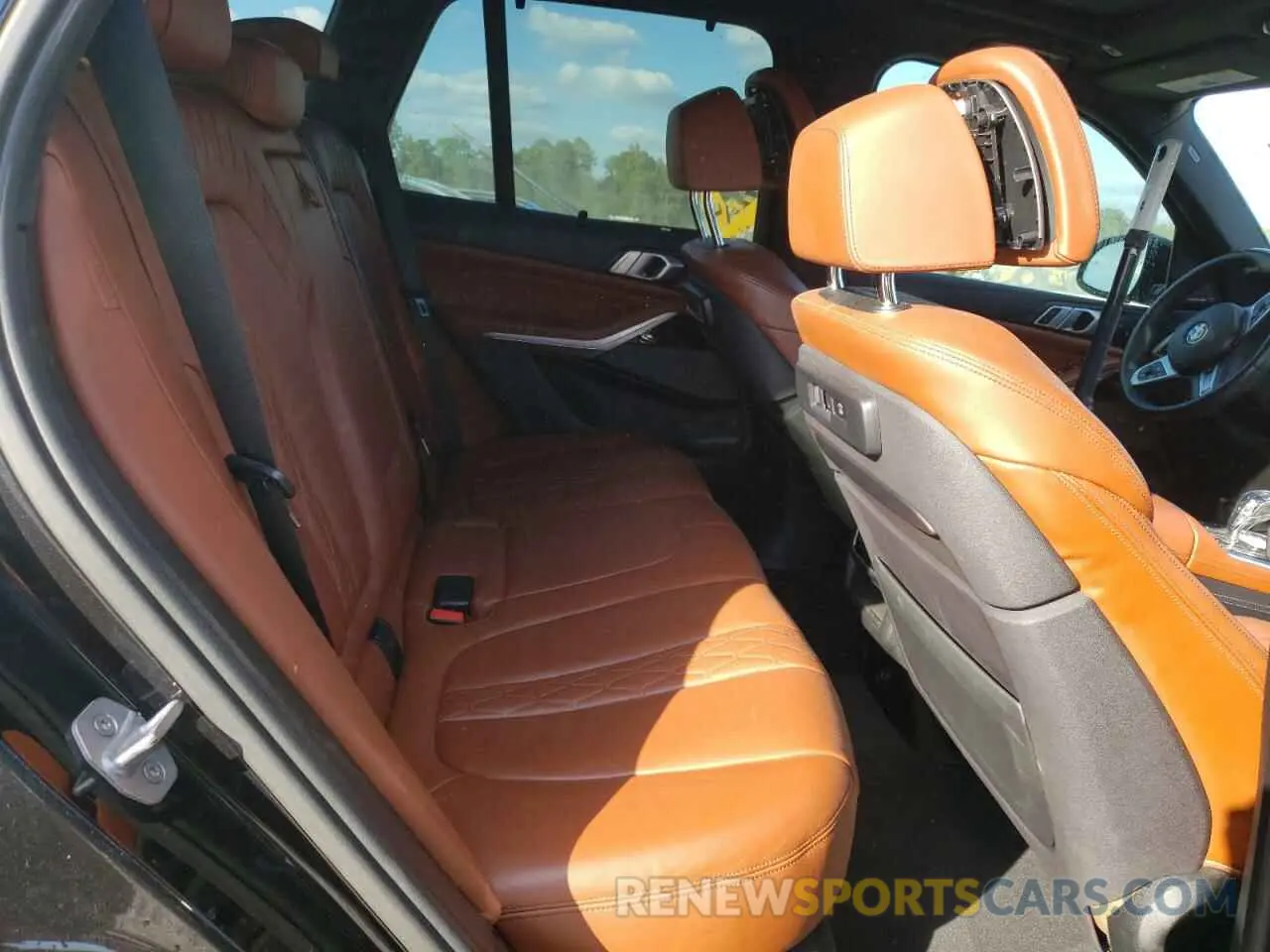 11 Photograph of a damaged car 5UXJU2C57KLN49450 BMW X5 2019