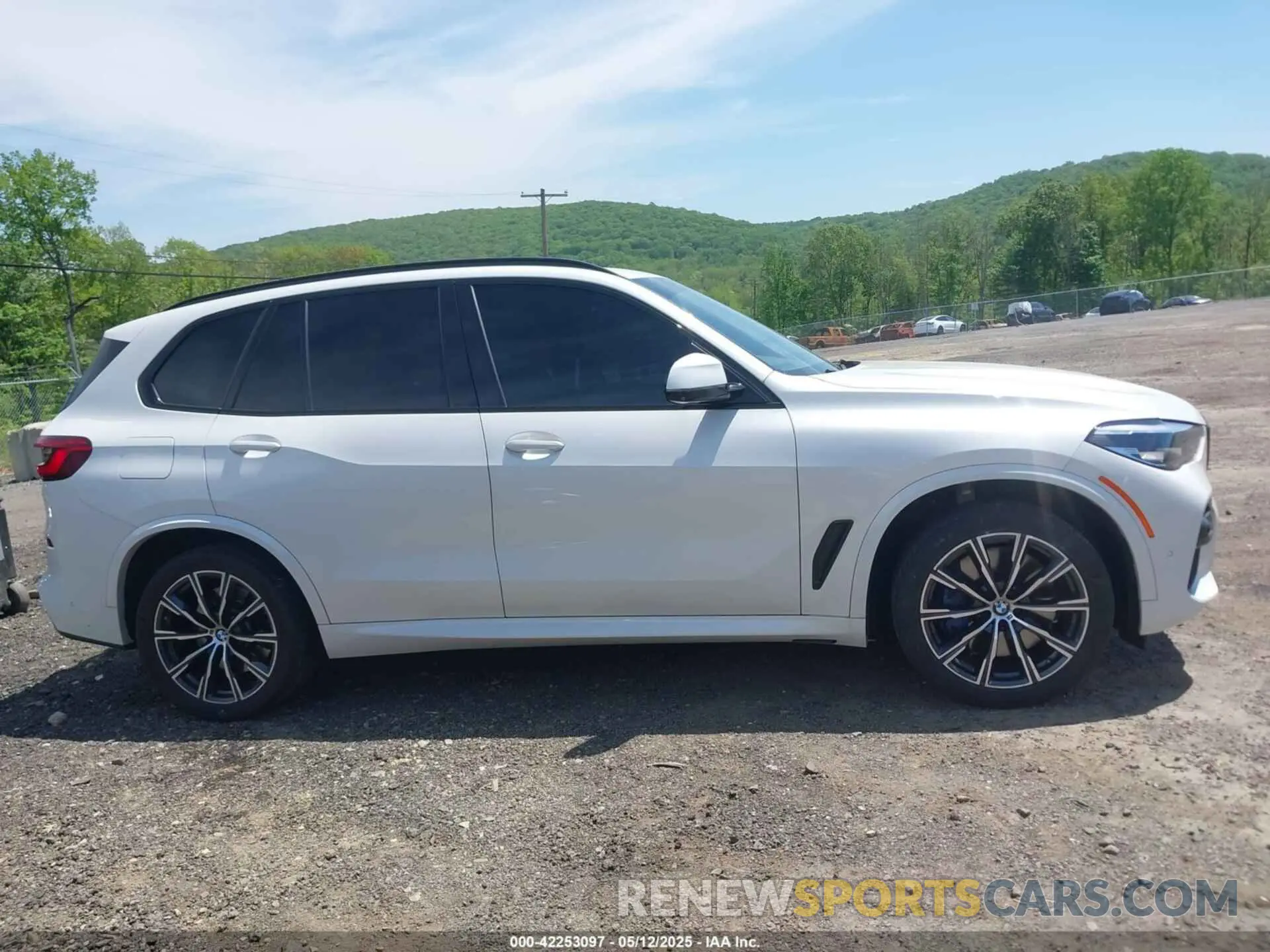 13 Photograph of a damaged car 5UXJU2C57KLN66278 BMW X5 2019