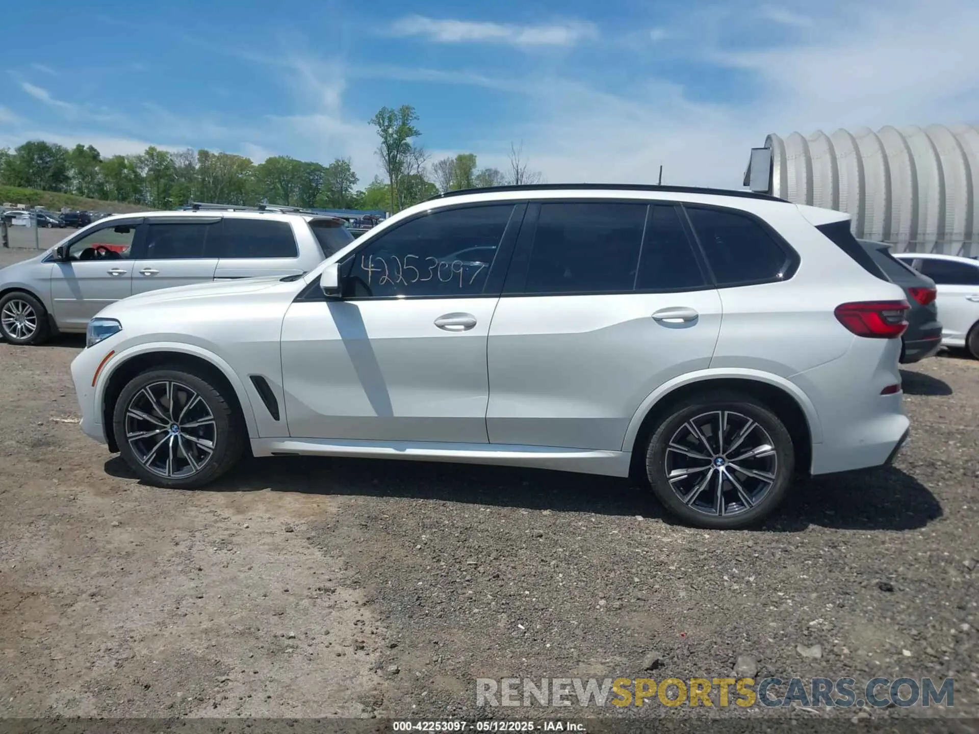 14 Photograph of a damaged car 5UXJU2C57KLN66278 BMW X5 2019
