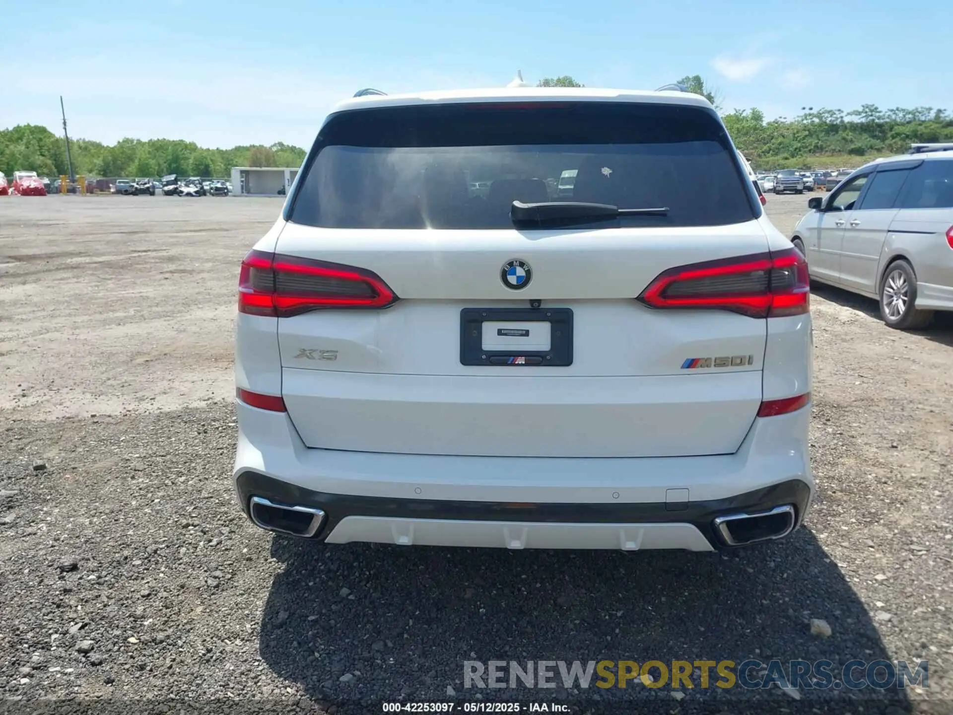 16 Photograph of a damaged car 5UXJU2C57KLN66278 BMW X5 2019