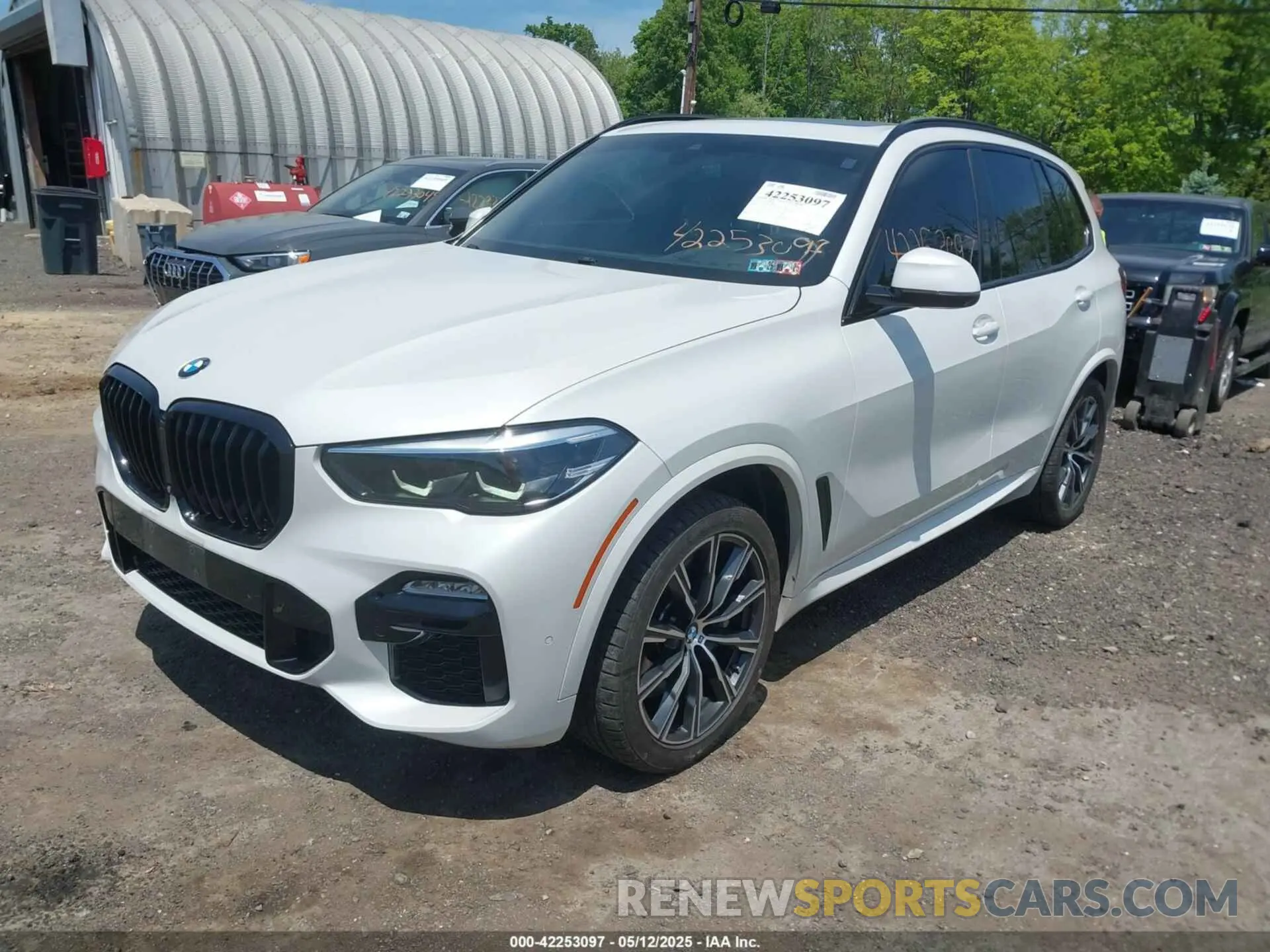 2 Photograph of a damaged car 5UXJU2C57KLN66278 BMW X5 2019