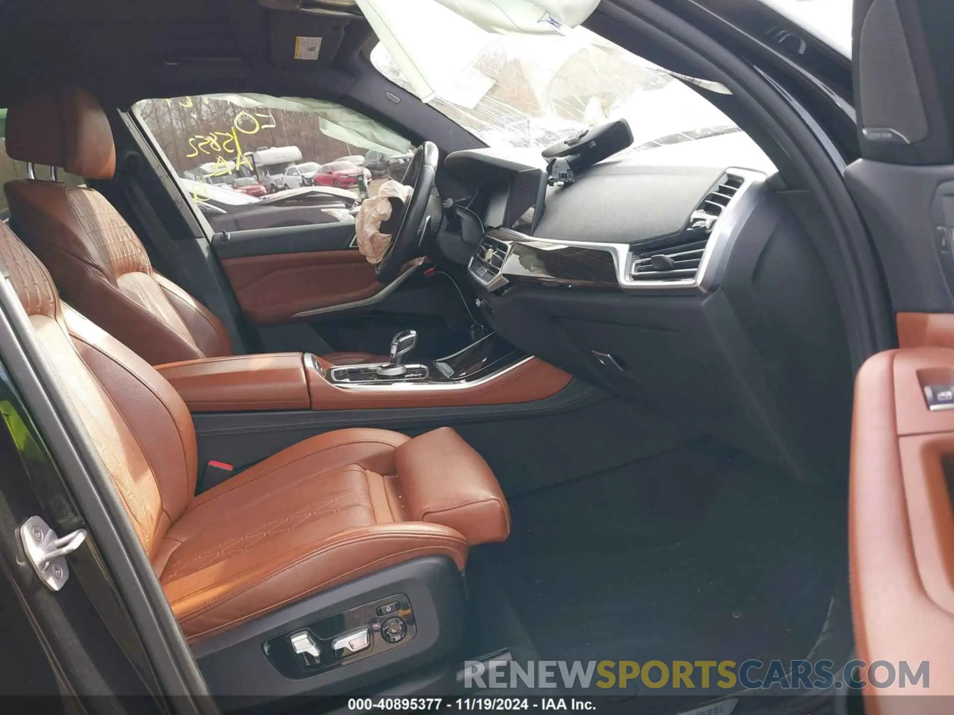 5 Photograph of a damaged car 5UXJU2C59KLN66833 BMW X5 2019