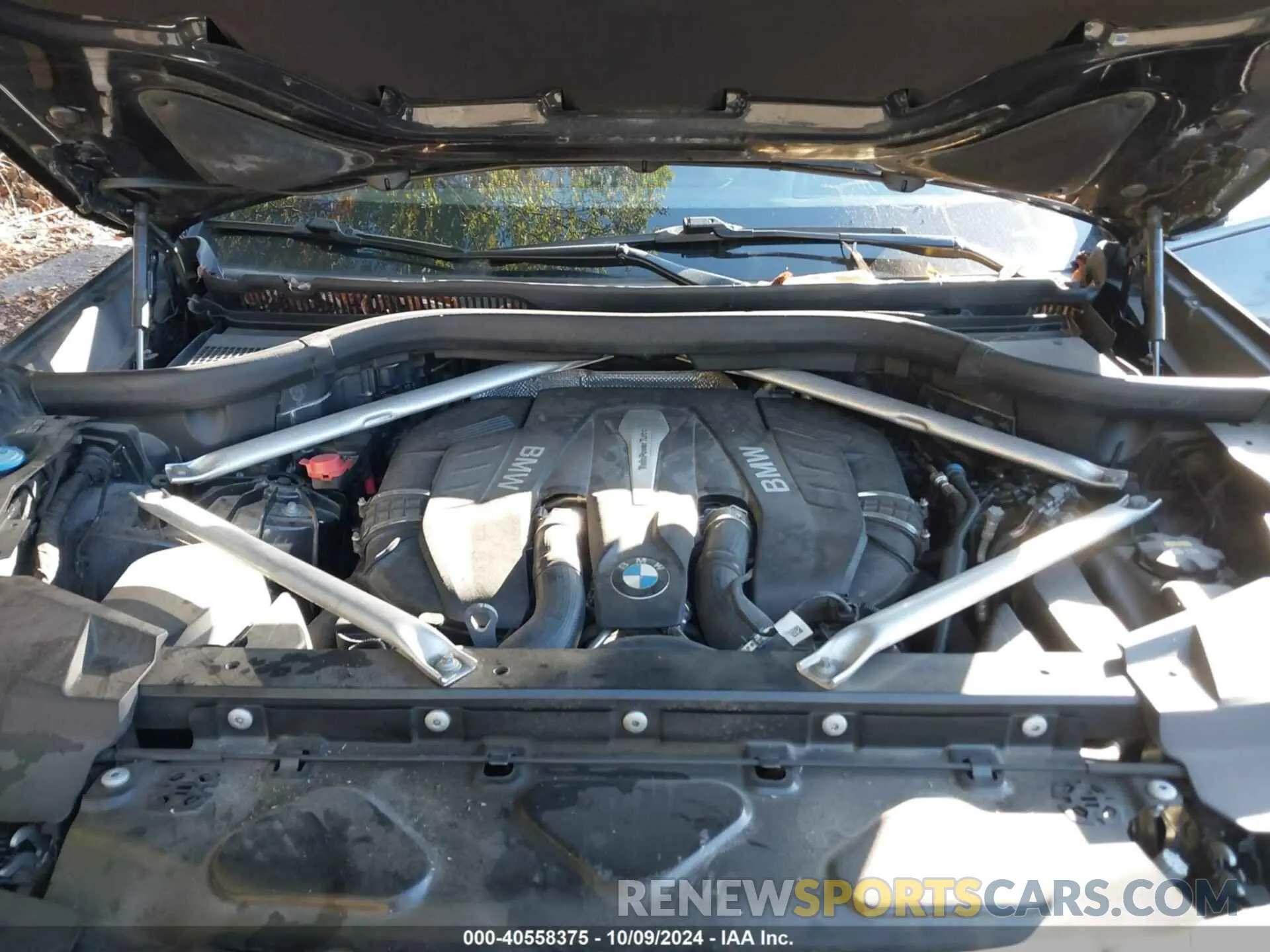 10 Photograph of a damaged car 5UXJU2C5XKLN49717 BMW X5 2019