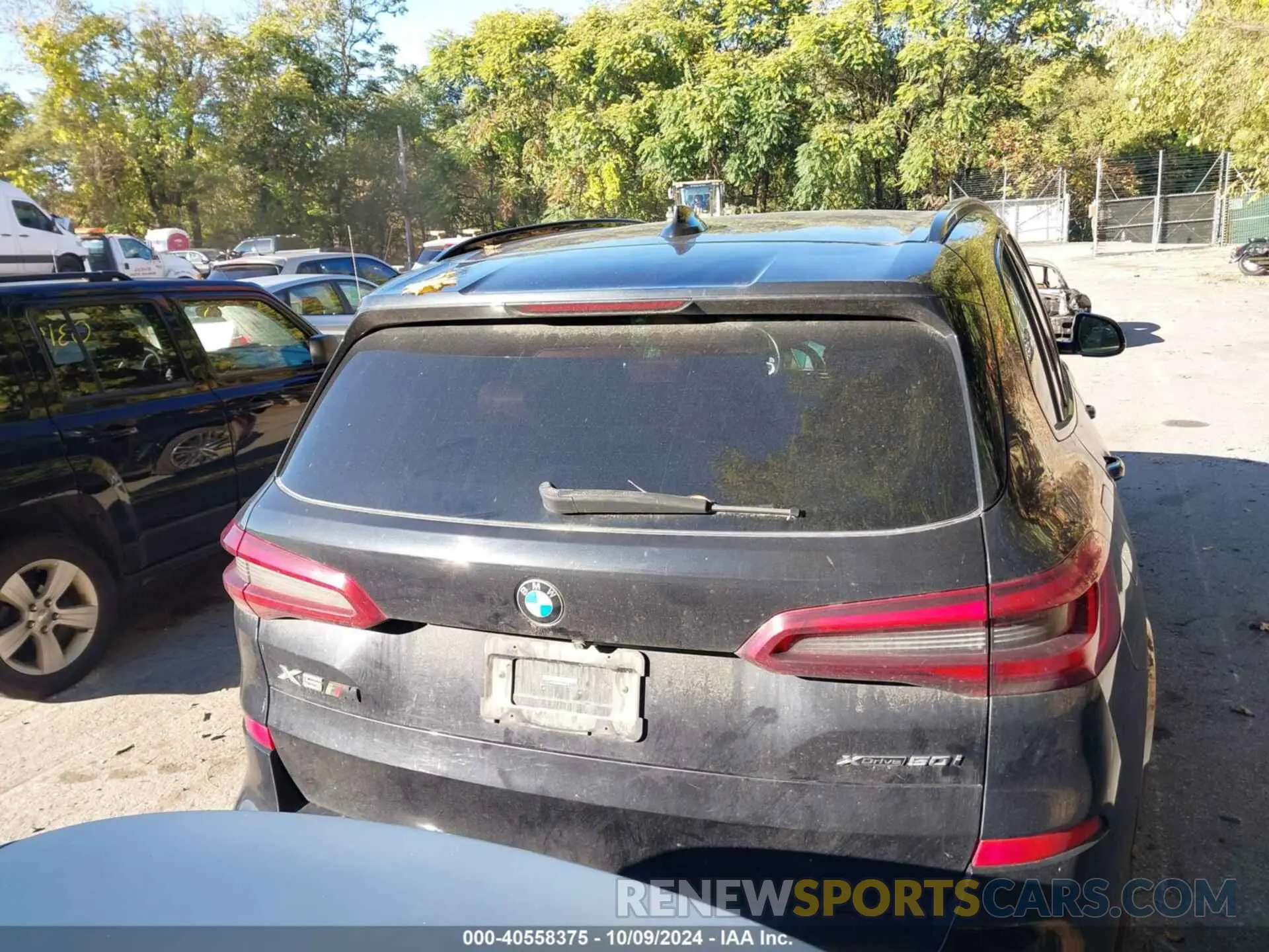 17 Photograph of a damaged car 5UXJU2C5XKLN49717 BMW X5 2019