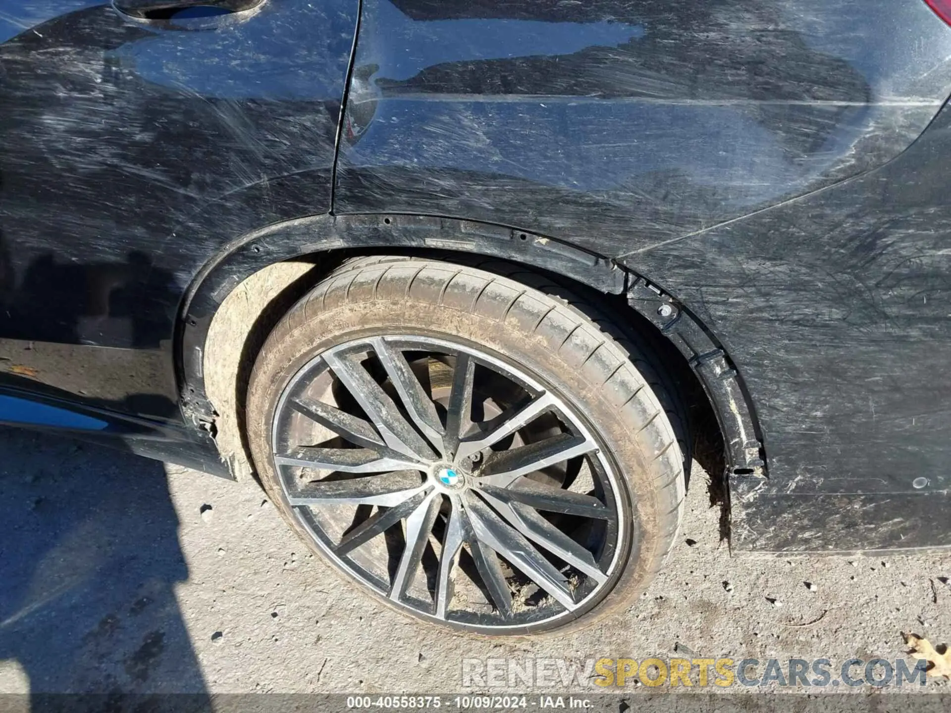 18 Photograph of a damaged car 5UXJU2C5XKLN49717 BMW X5 2019