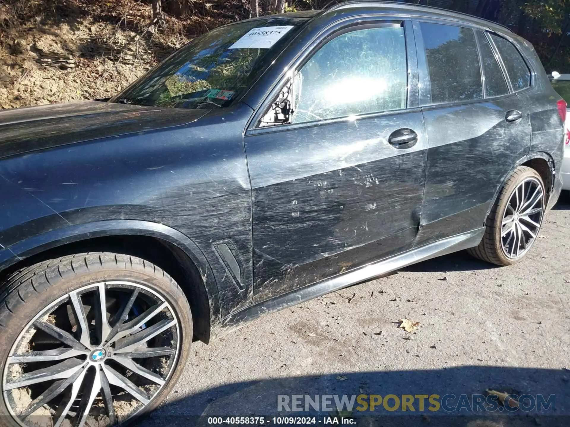 22 Photograph of a damaged car 5UXJU2C5XKLN49717 BMW X5 2019