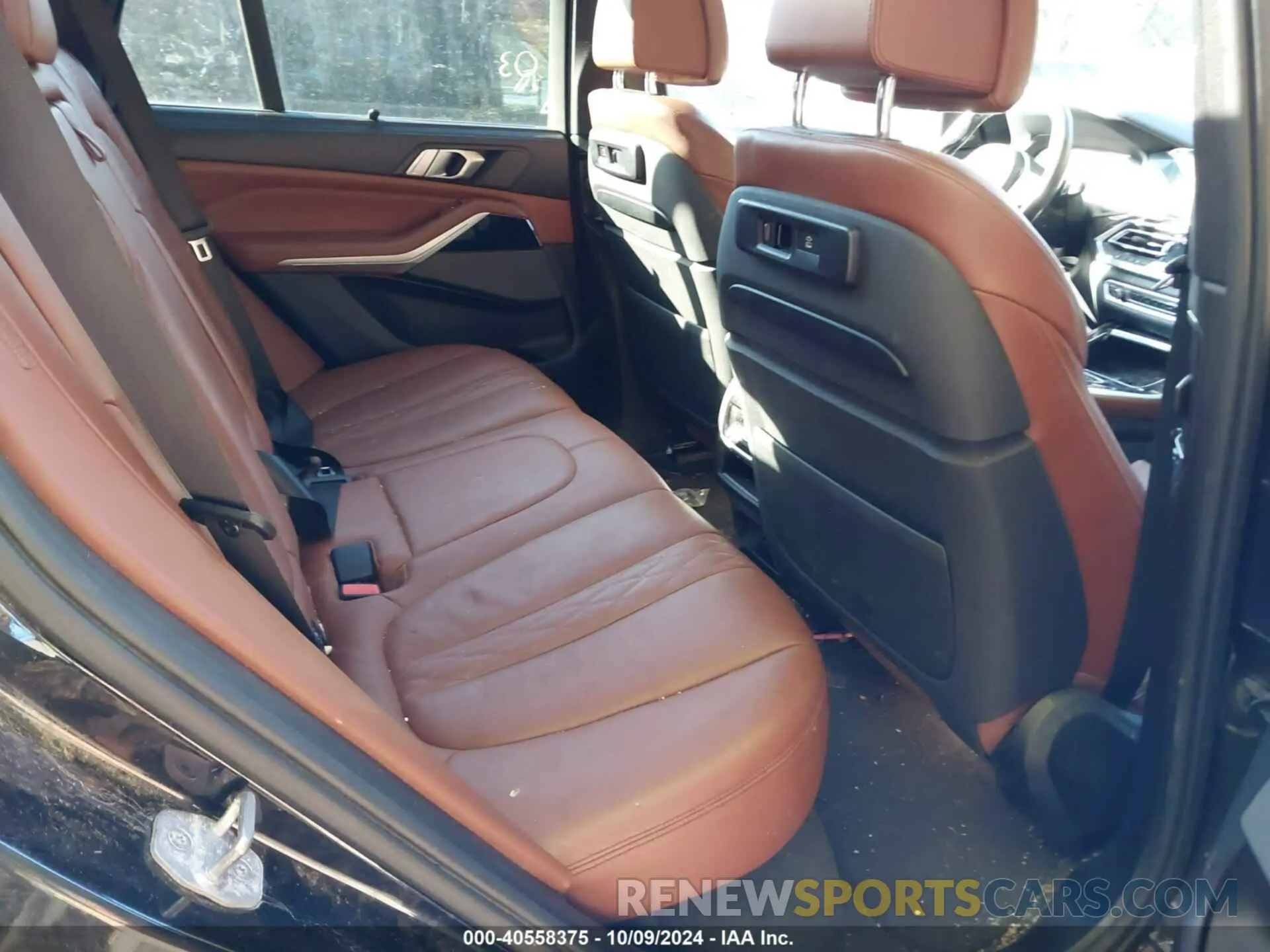 8 Photograph of a damaged car 5UXJU2C5XKLN49717 BMW X5 2019