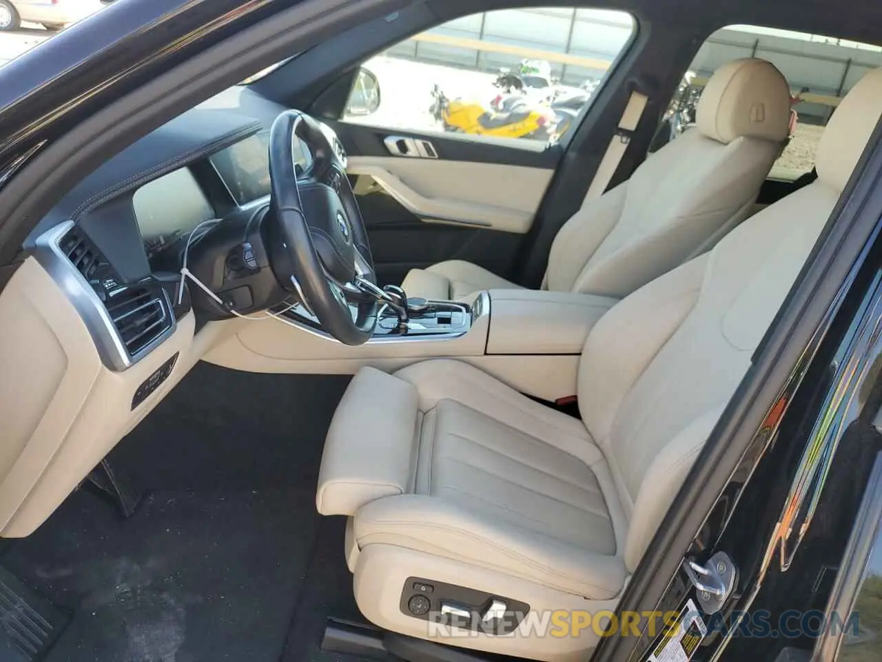 7 Photograph of a damaged car 5UXCR4C00L9C49826 BMW X5 2020