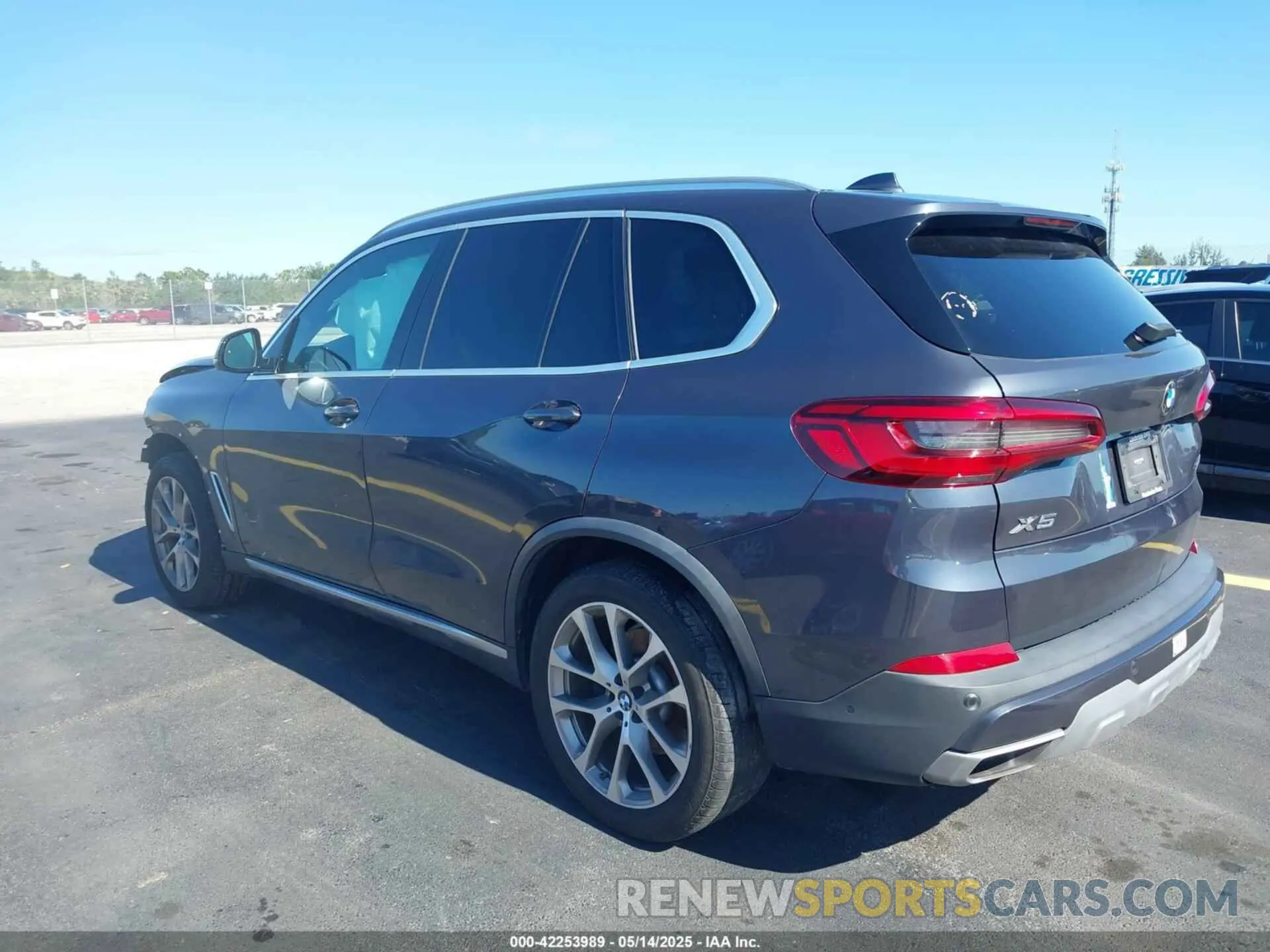 3 Фотография поврежденного автомобиля 5UXCR4C01LLW64122 BMW X5 2020
