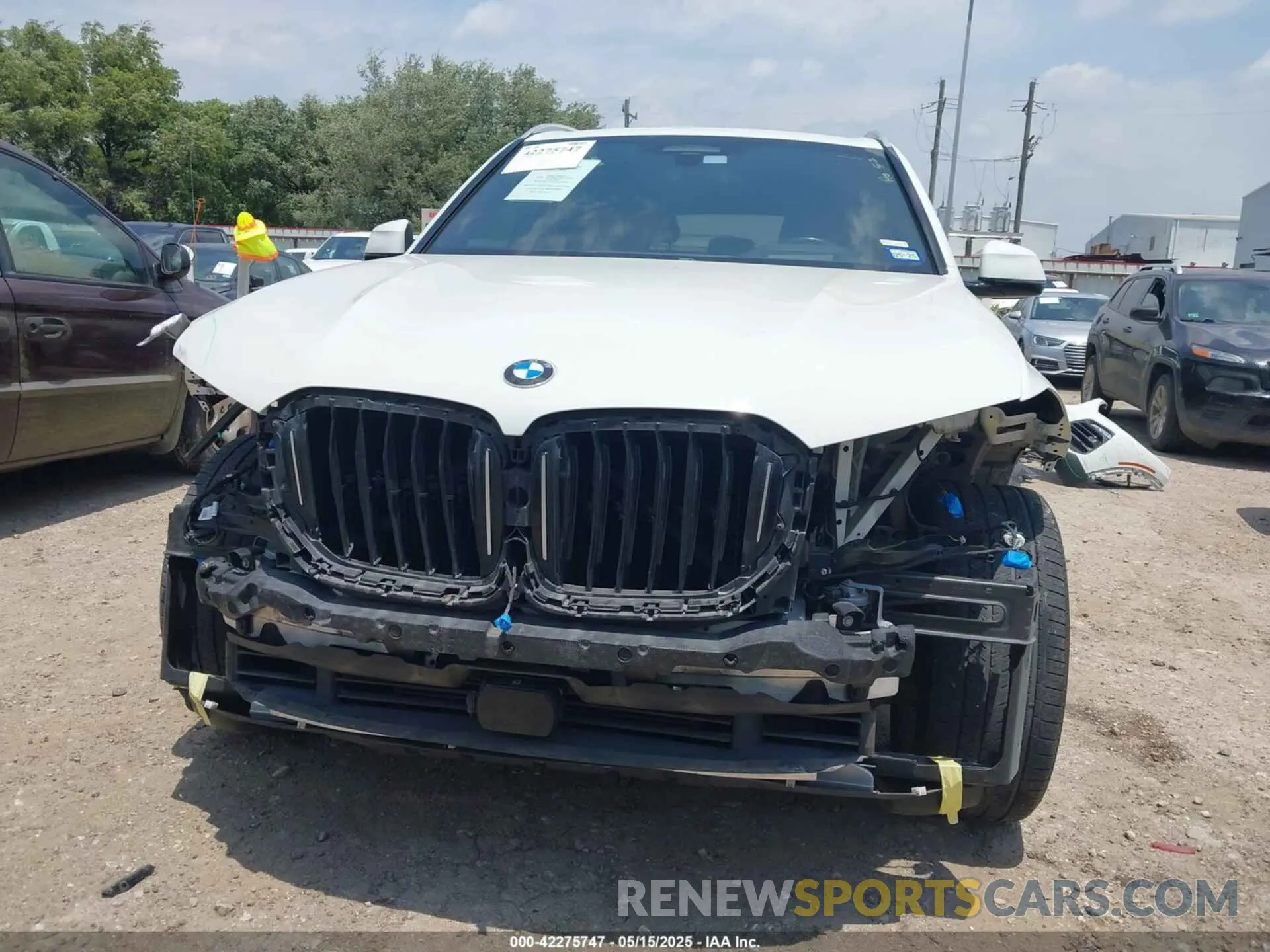 13 Photograph of a damaged car 5UXCR4C03L9C35144 BMW X5 2020