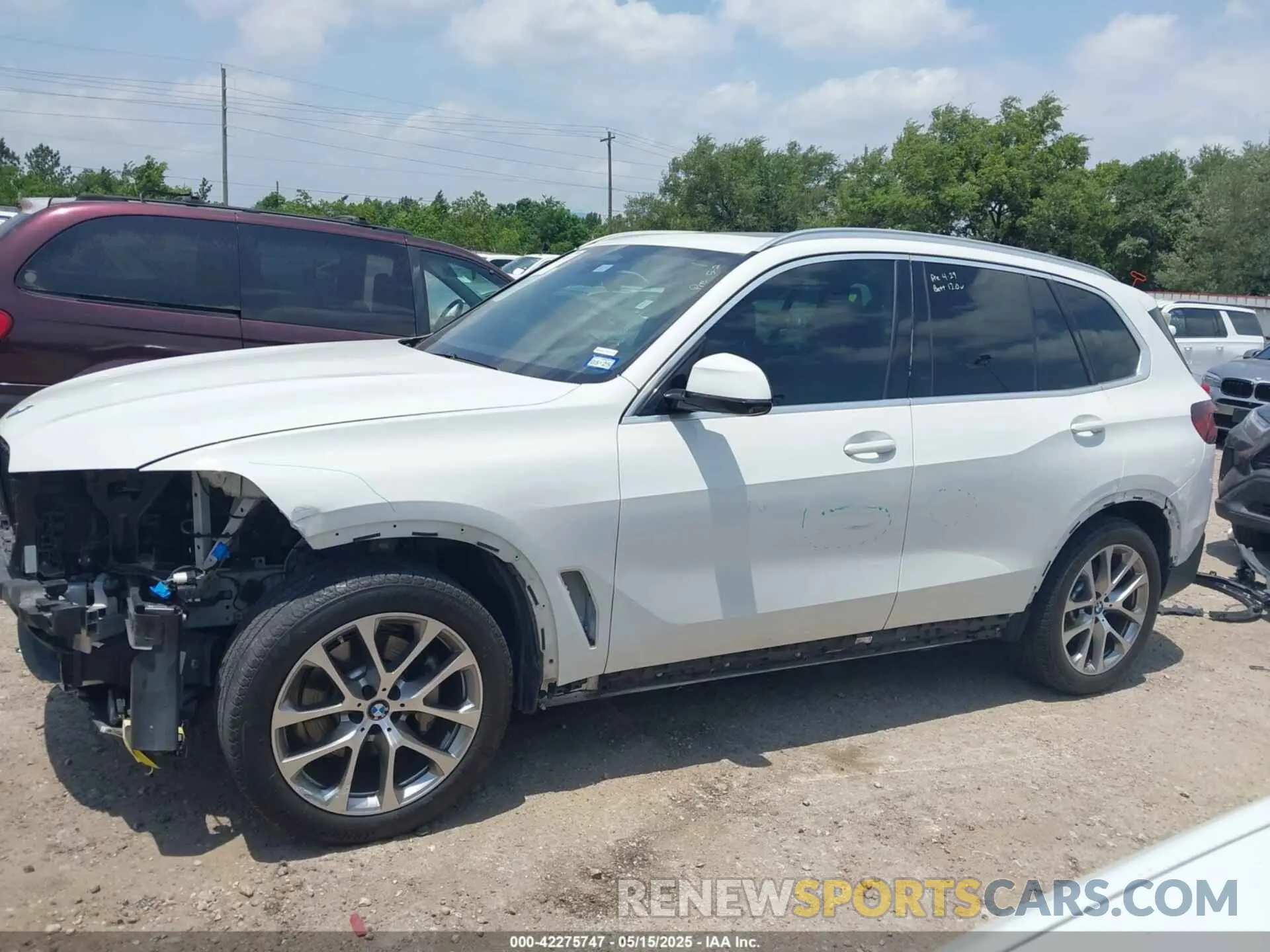 15 Photograph of a damaged car 5UXCR4C03L9C35144 BMW X5 2020