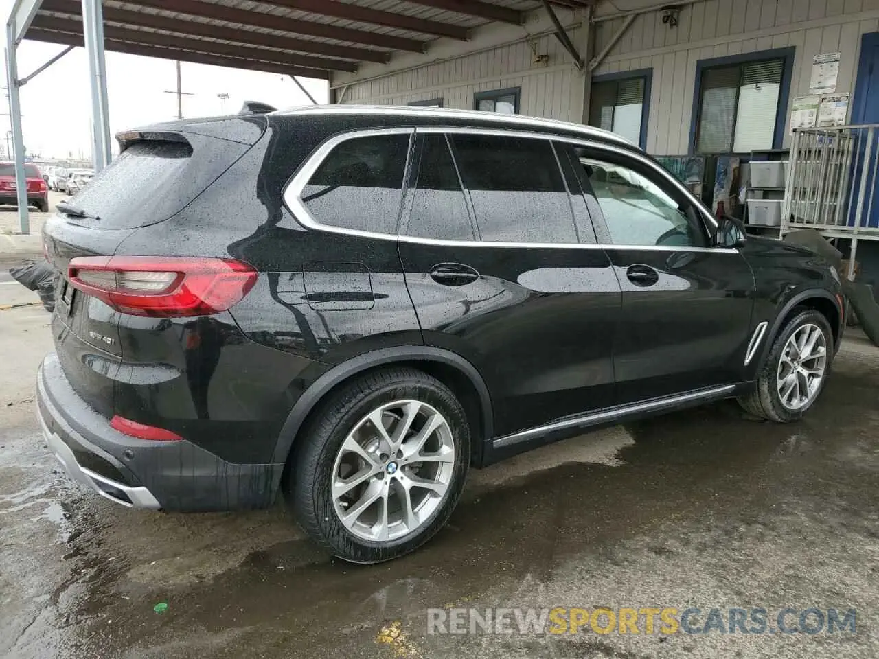 3 Фотография поврежденного автомобиля 5UXCR4C03LLE31121 BMW X5 2020