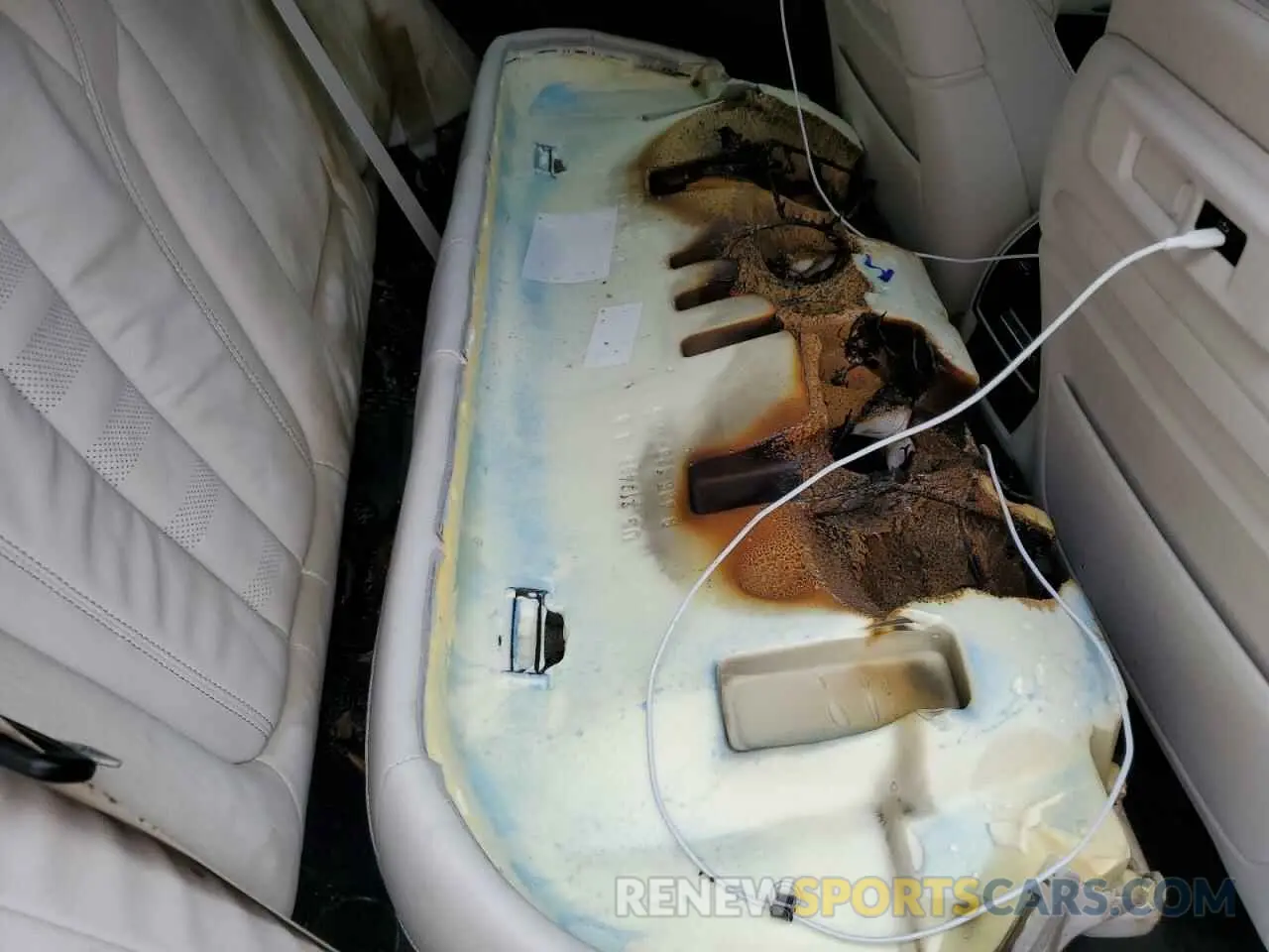 14 Photograph of a damaged car 5UXCR4C04L9C45455 BMW X5 2020