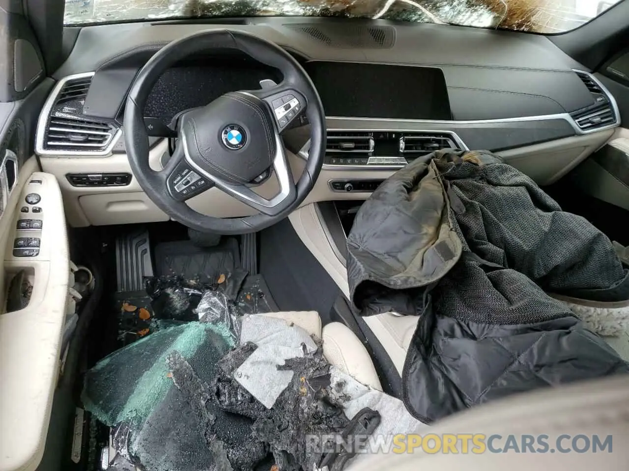 8 Photograph of a damaged car 5UXCR4C04L9C45455 BMW X5 2020
