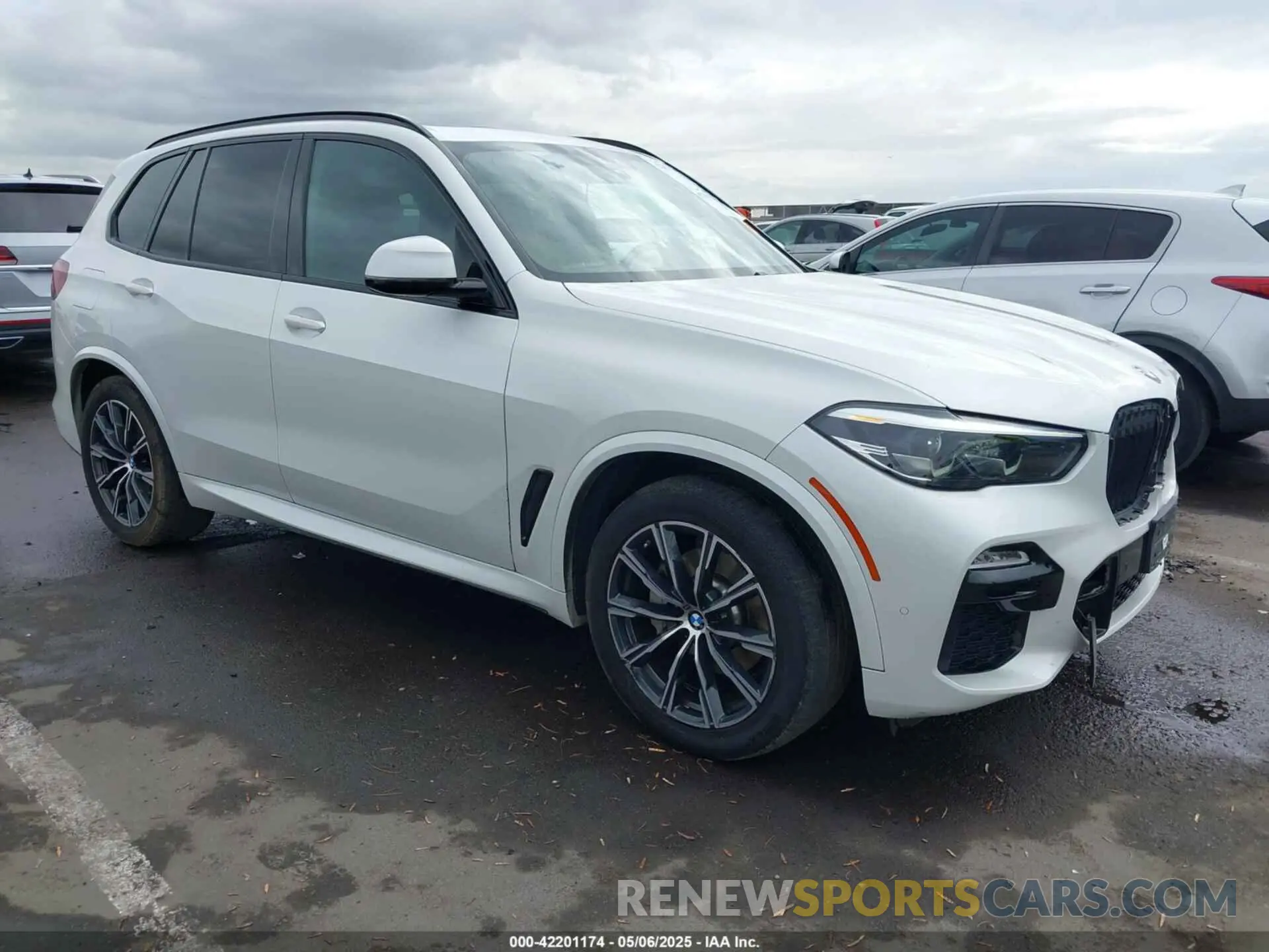 1 Photograph of a damaged car 5UXCR4C04L9D41635 BMW X5 2020