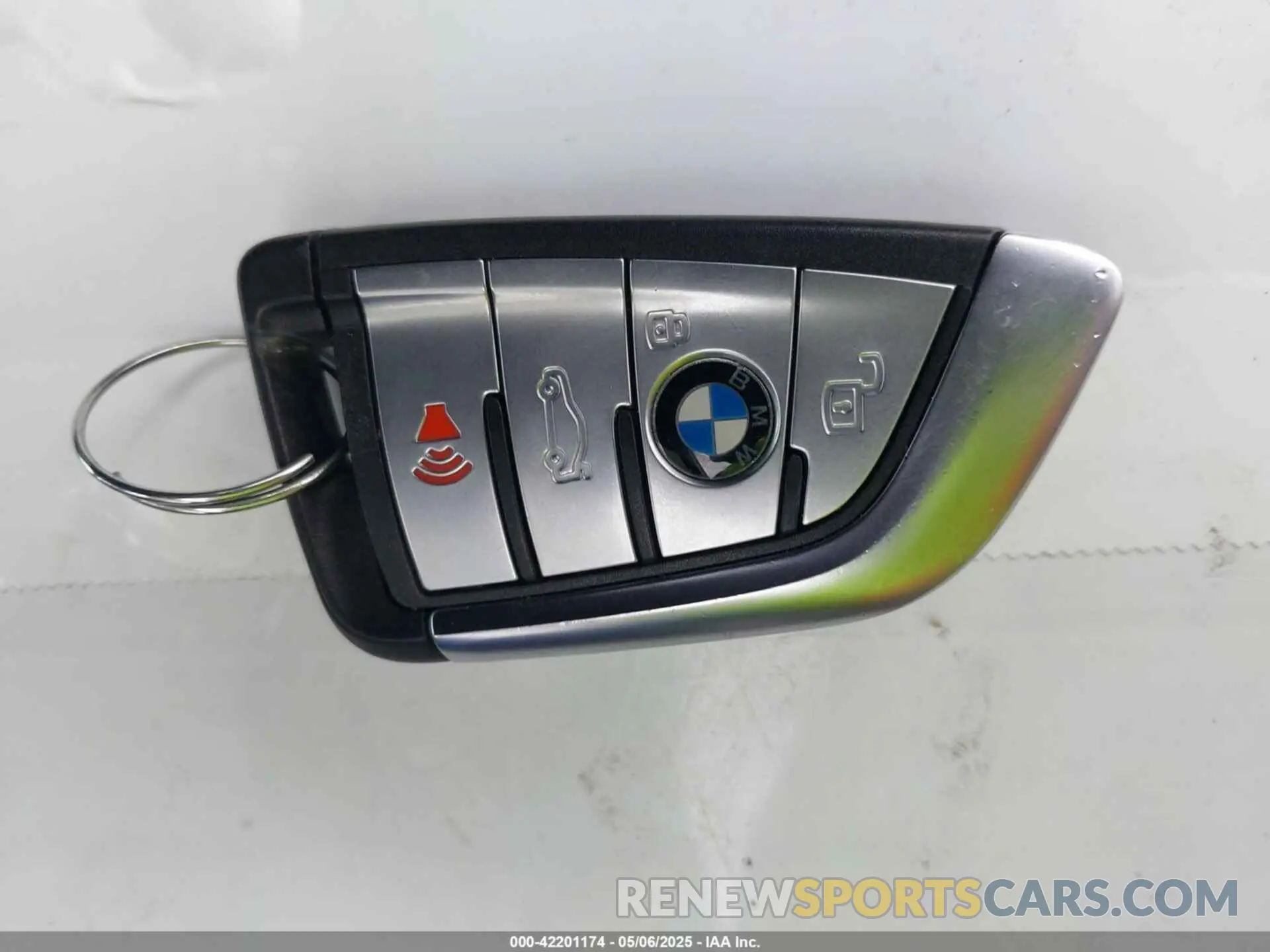 11 Photograph of a damaged car 5UXCR4C04L9D41635 BMW X5 2020