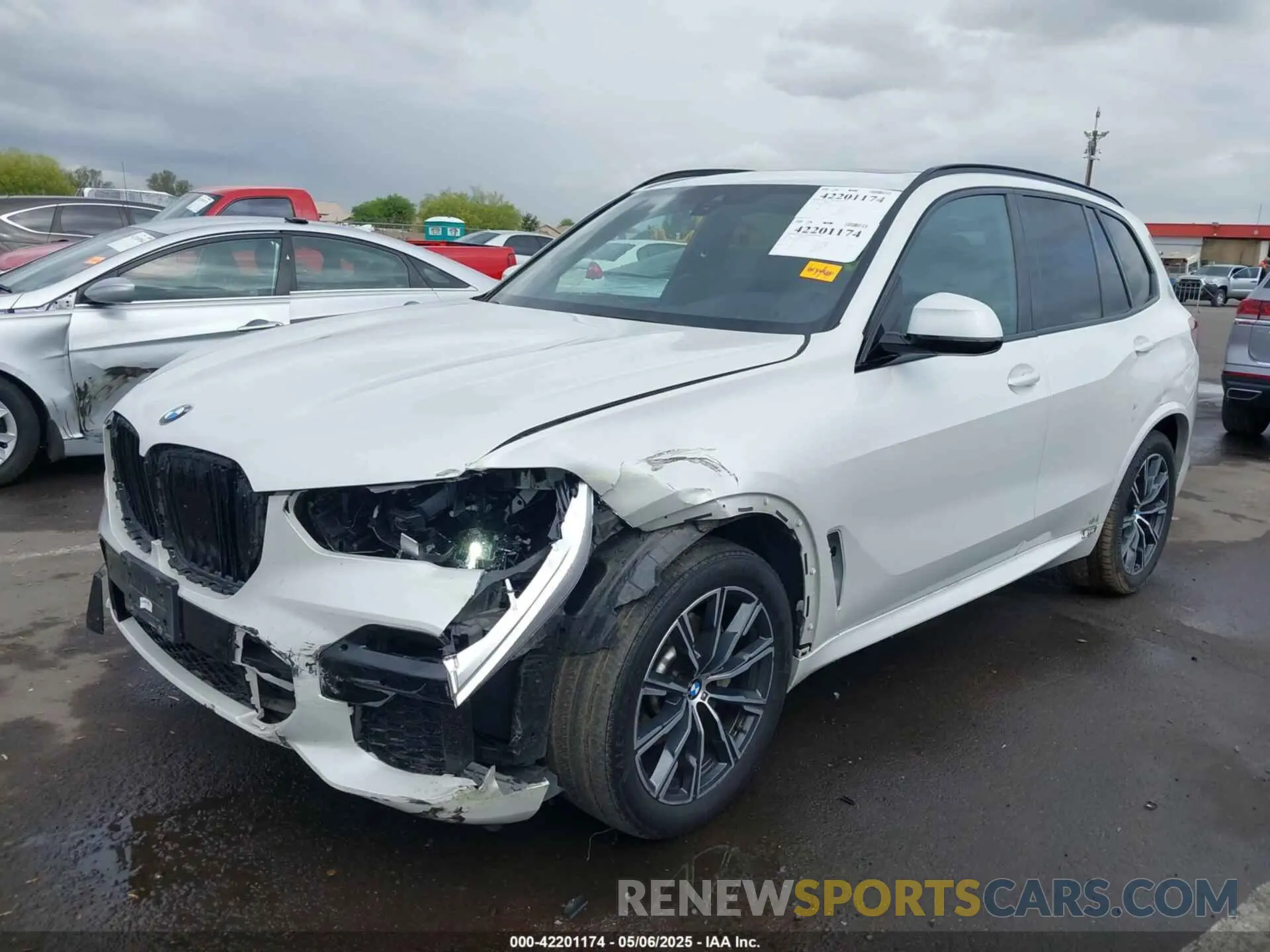 6 Photograph of a damaged car 5UXCR4C04L9D41635 BMW X5 2020