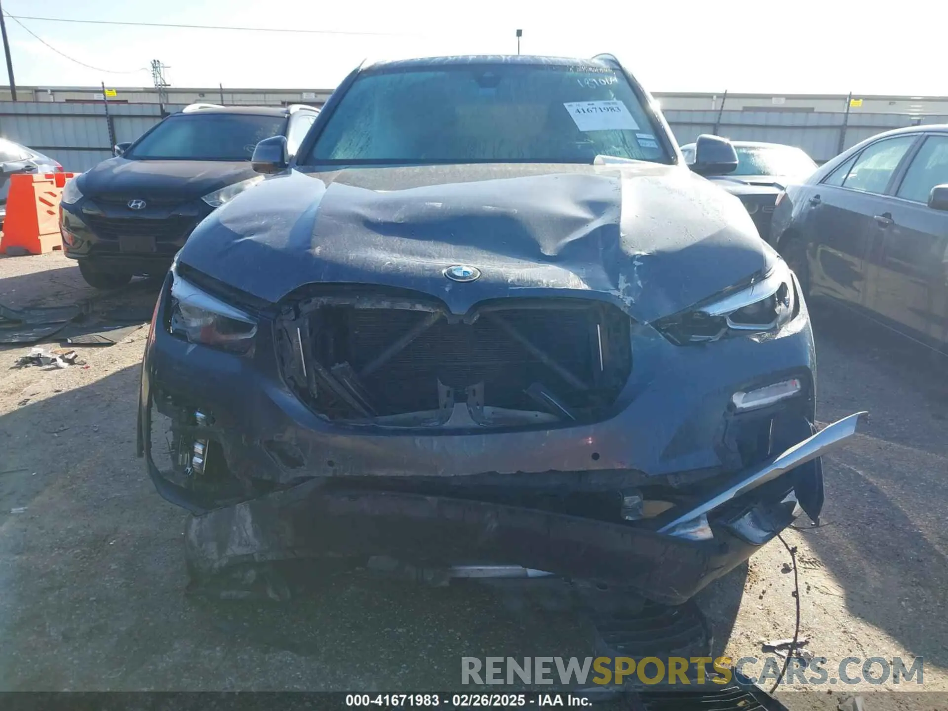 6 Photograph of a damaged car 5UXCR4C05L9C54889 BMW X5 2020