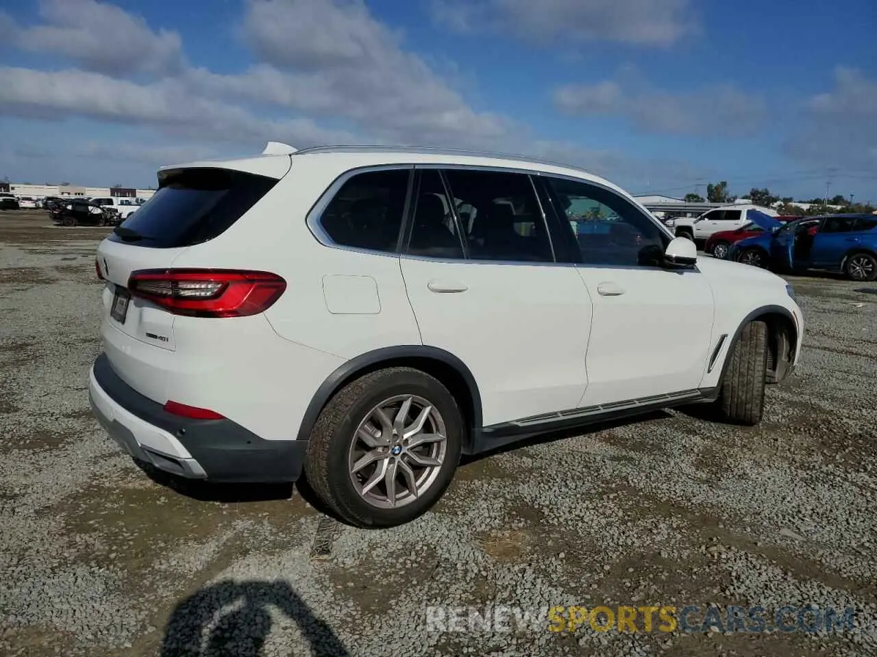 3 Фотография поврежденного автомобиля 5UXCR4C05LLT18624 BMW X5 2020