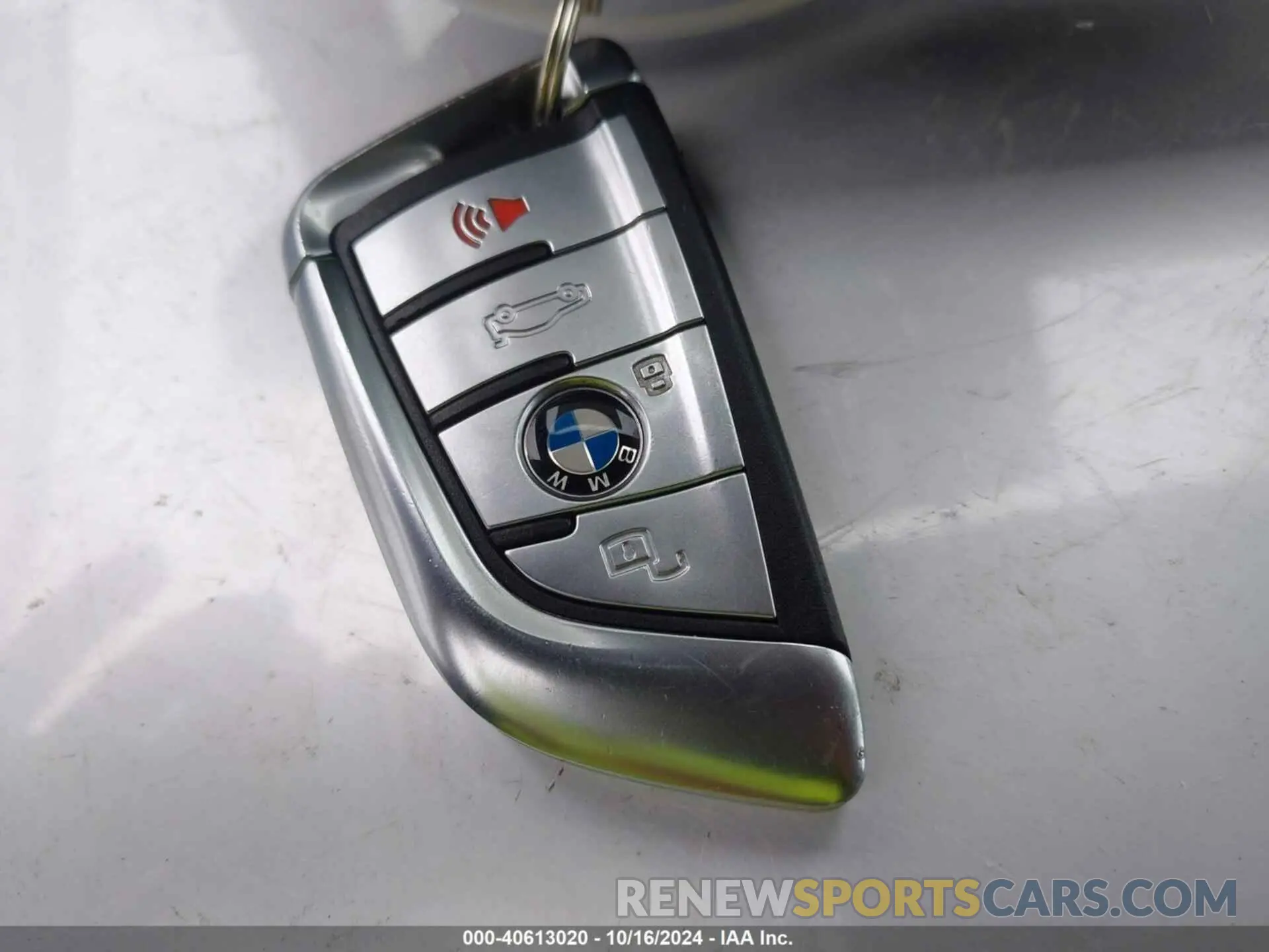 11 Photograph of a damaged car 5UXCR4C06L9C25109 BMW X5 2020