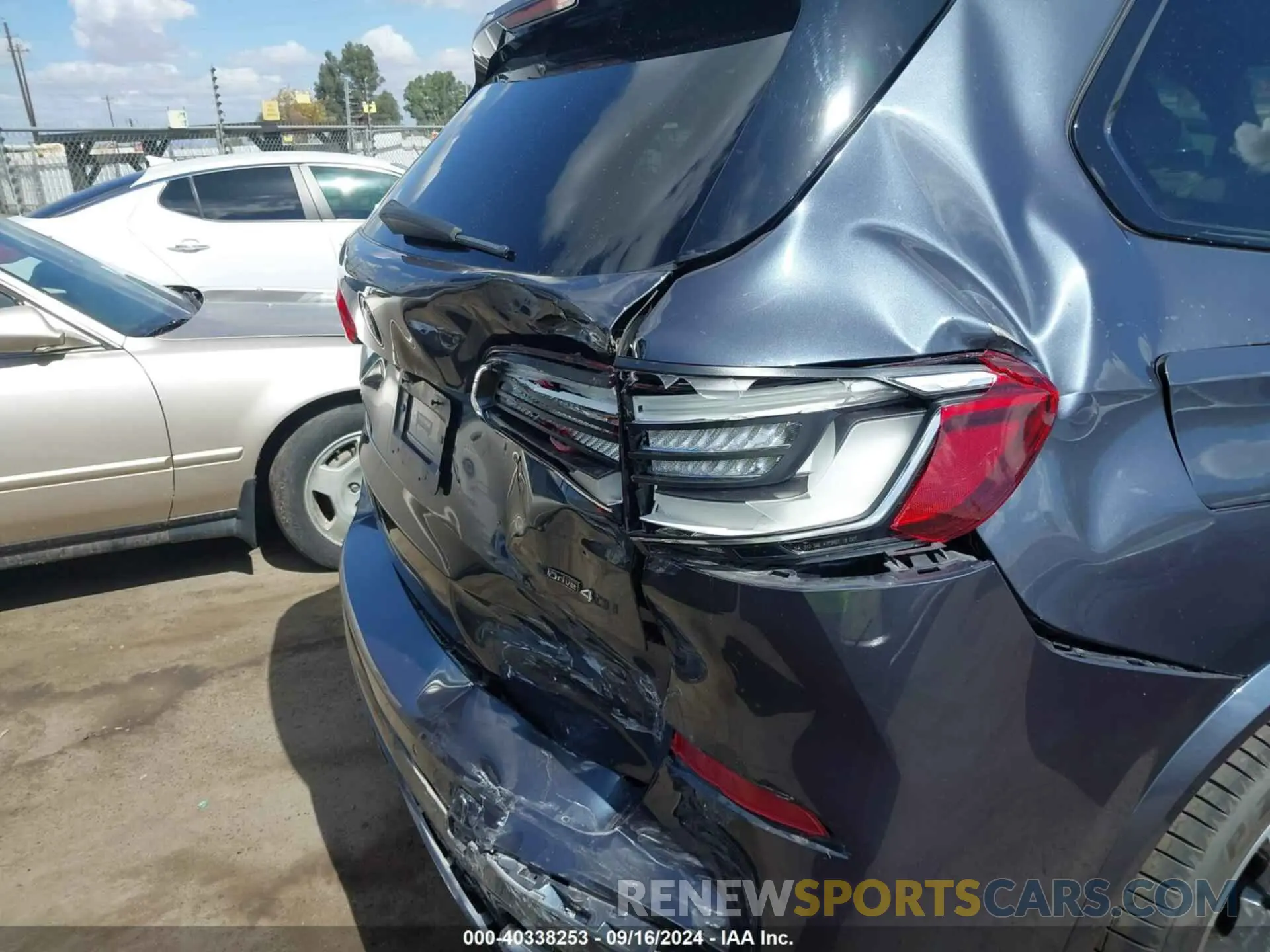 17 Photograph of a damaged car 5UXCR4C07LLT18687 BMW X5 2020