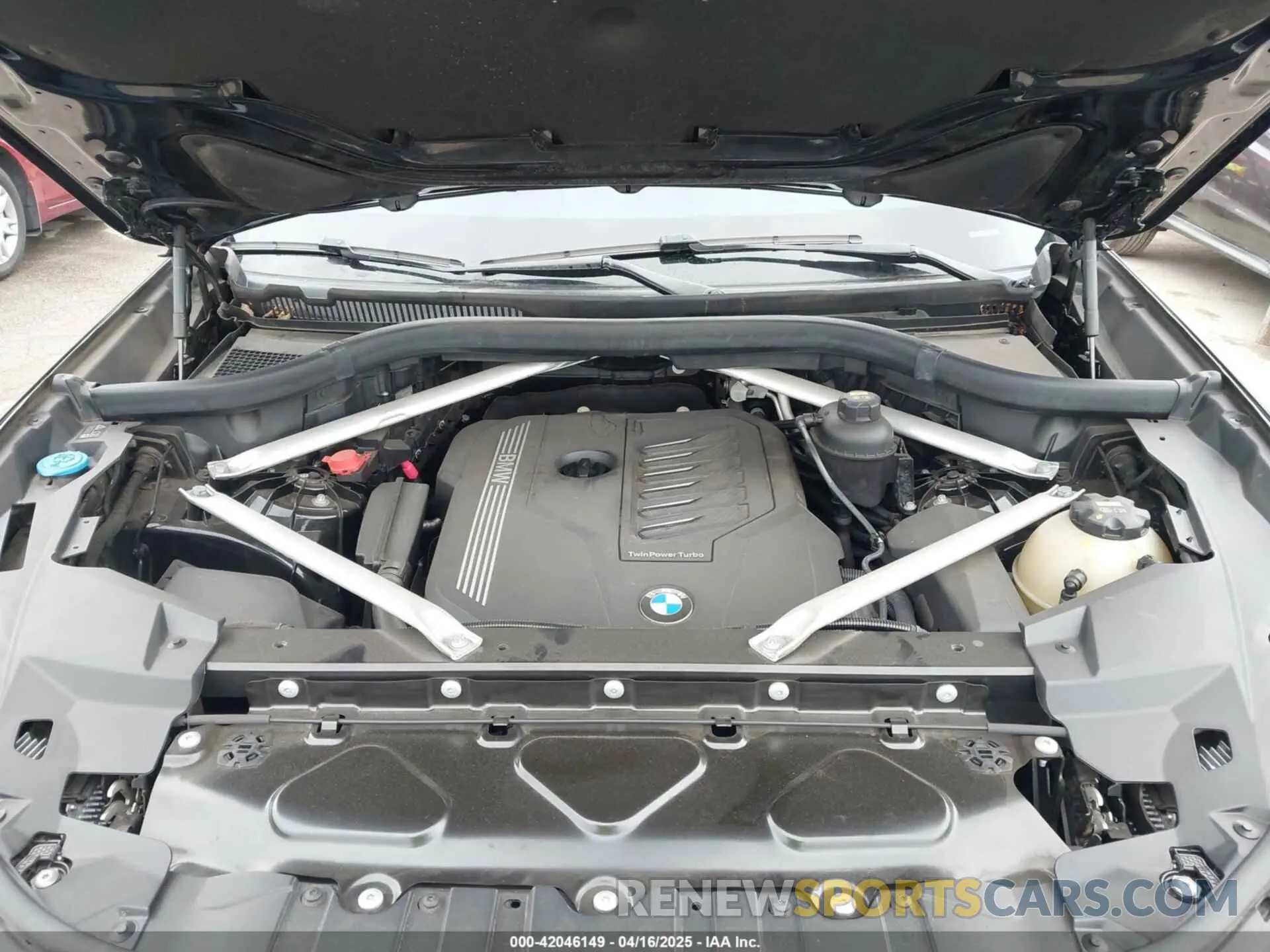 10 Photograph of a damaged car 5UXCR4C09L9C03315 BMW X5 2020