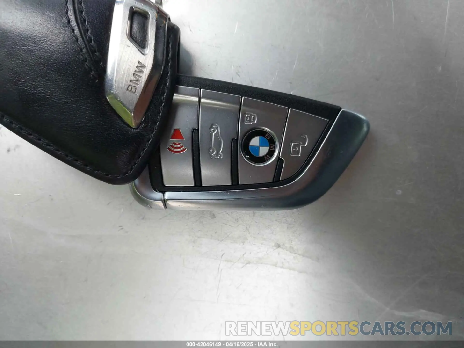11 Photograph of a damaged car 5UXCR4C09L9C03315 BMW X5 2020